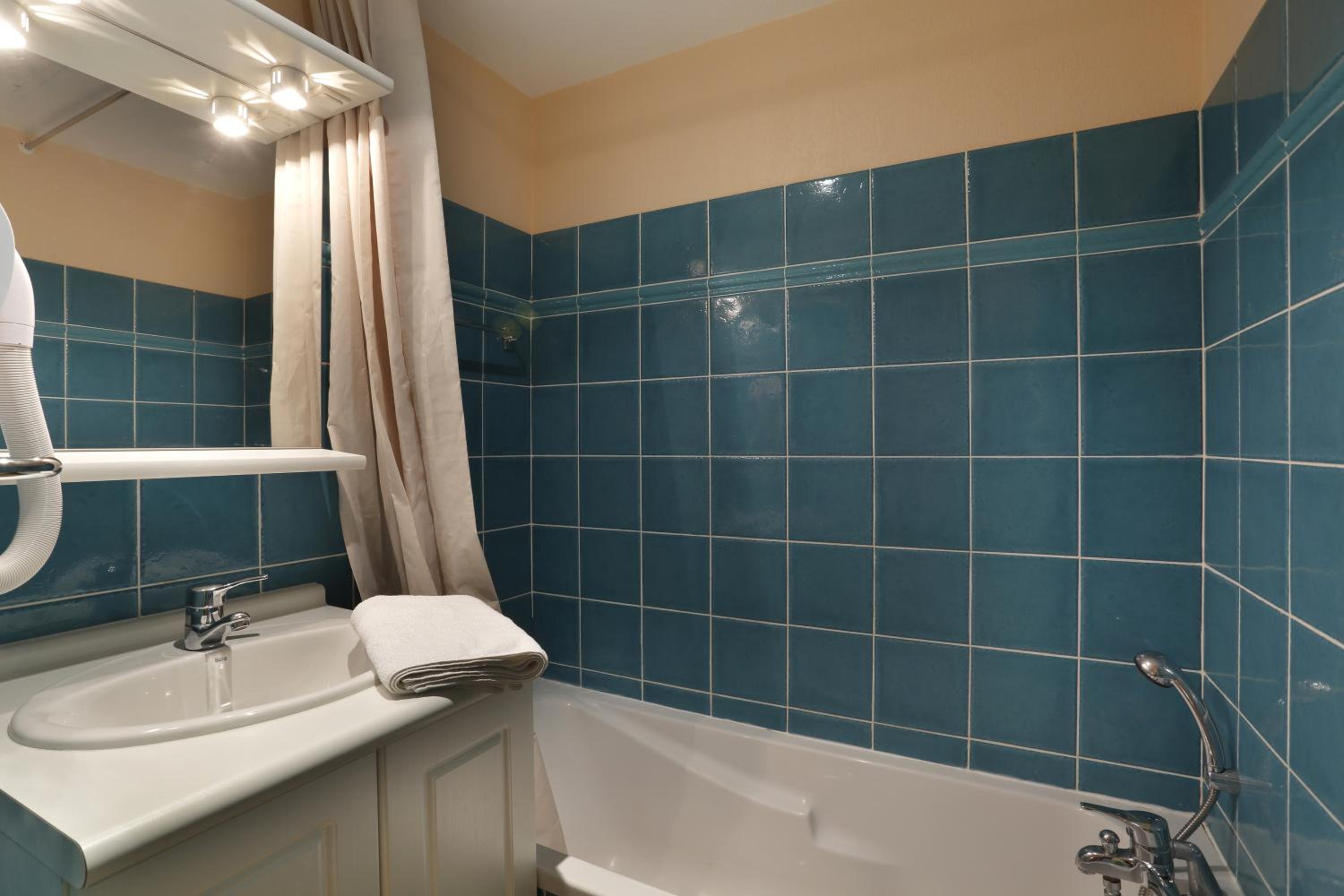 Duplex Two-Bedroom House photo 2