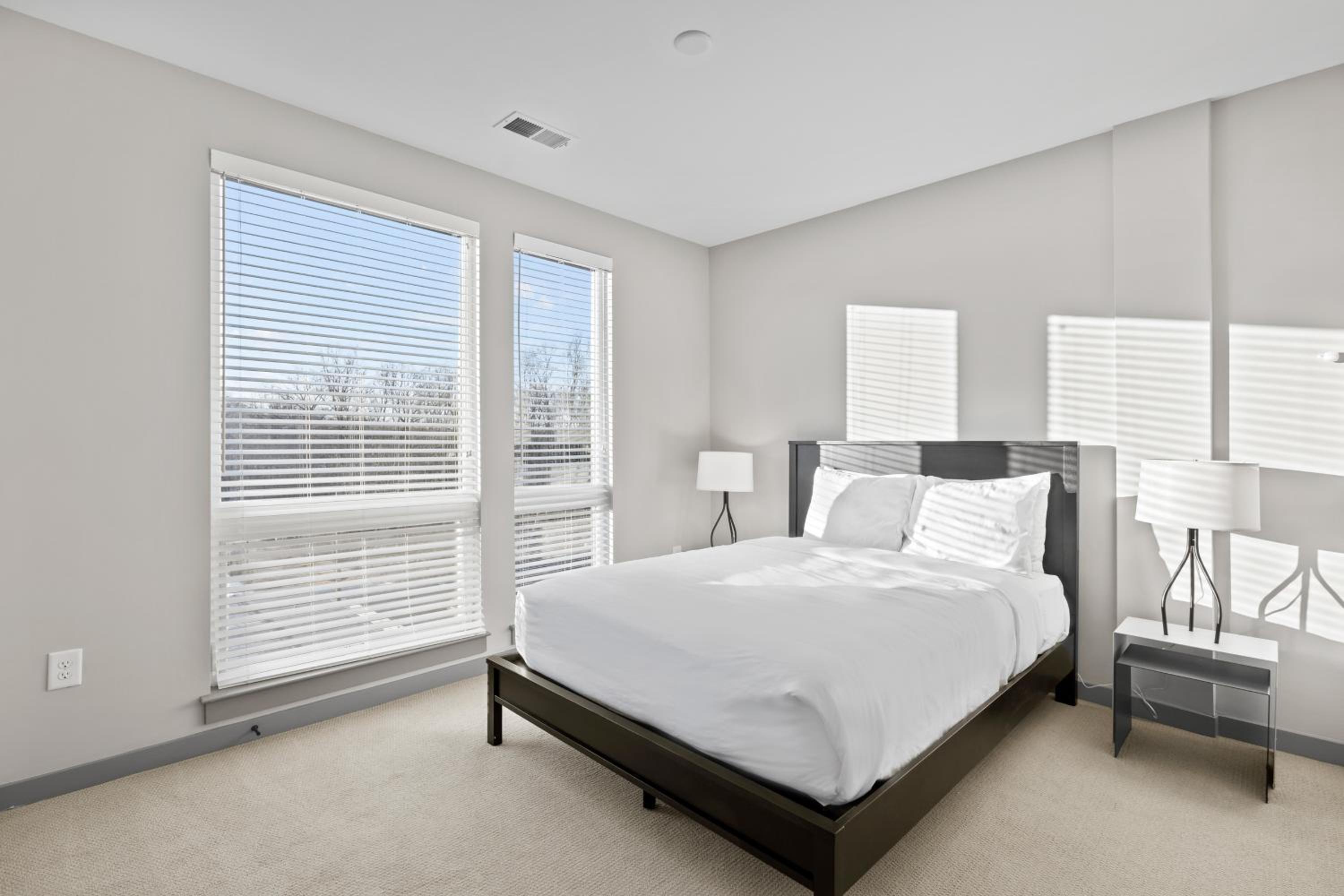 Premium Two Bedroom Apartment With Den And Balcony photo 1