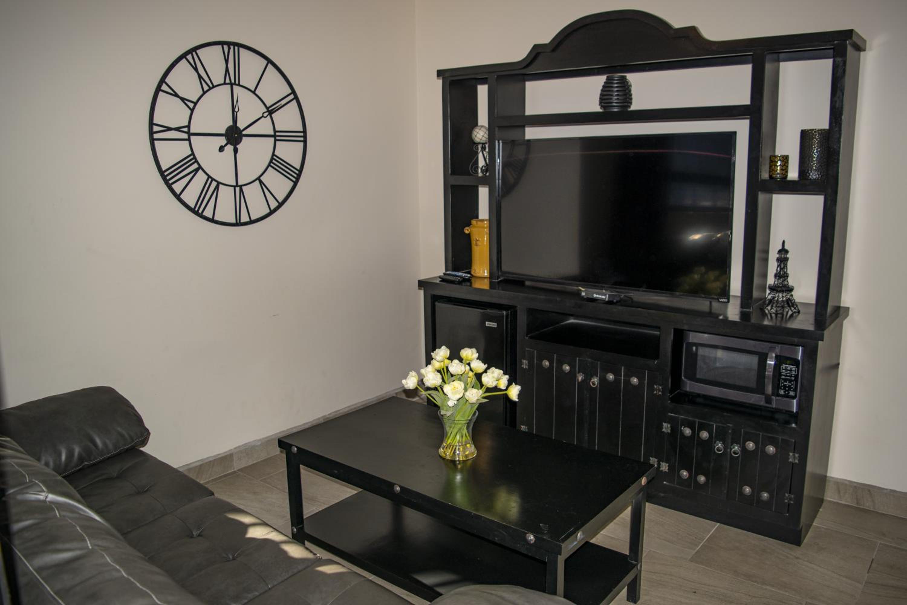 Budget Double Room - Photo 7