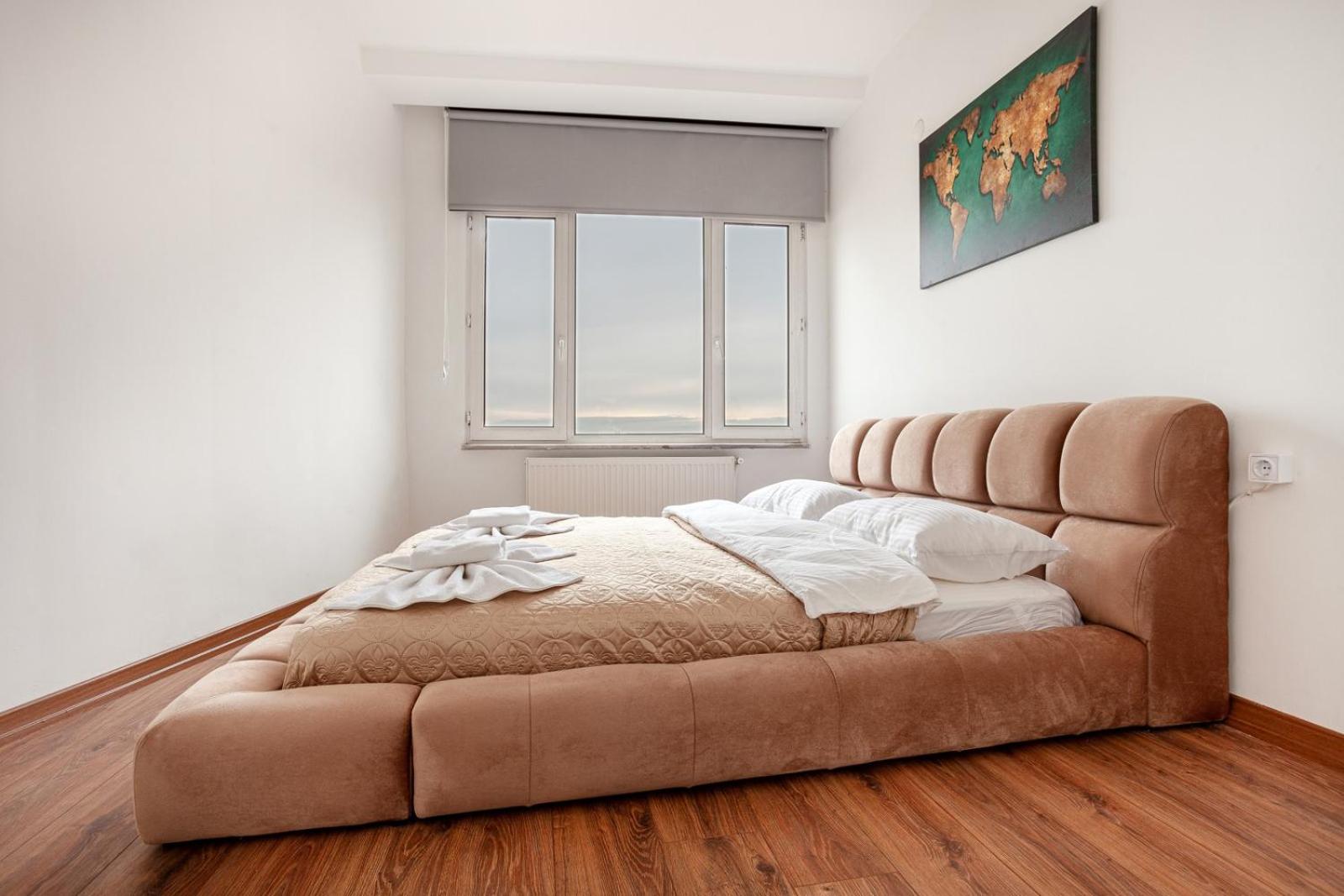 Three-Bedroom Apartment photo 2