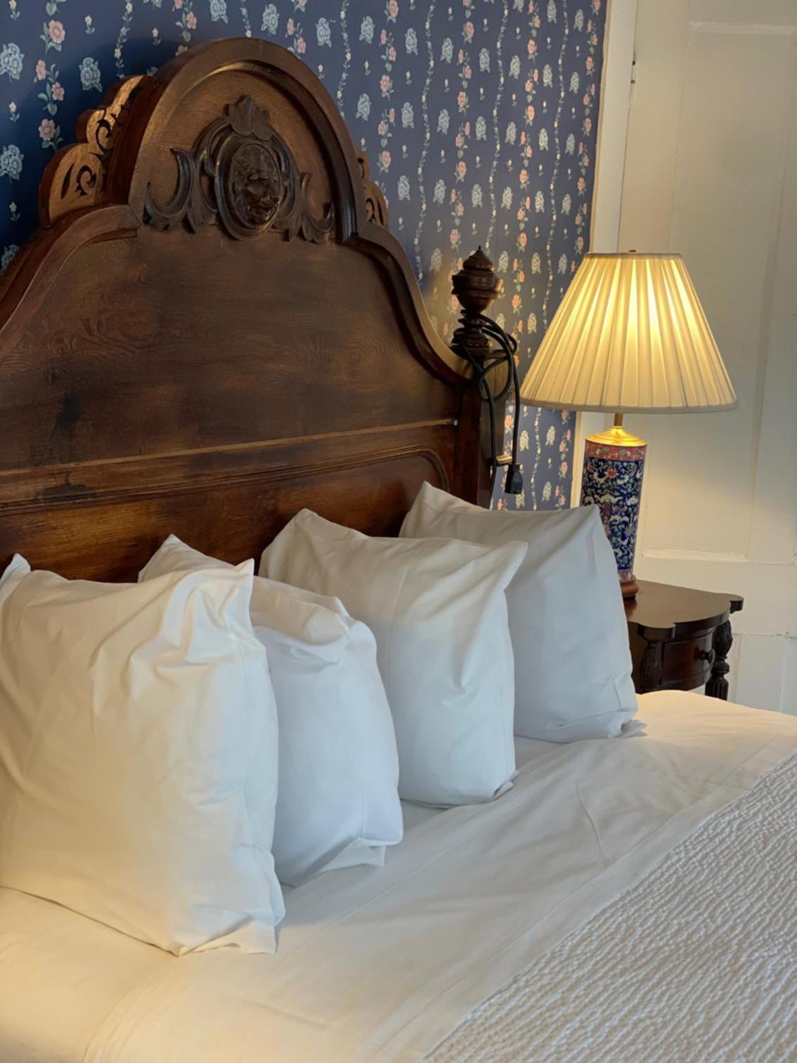 Queen Room photo 1