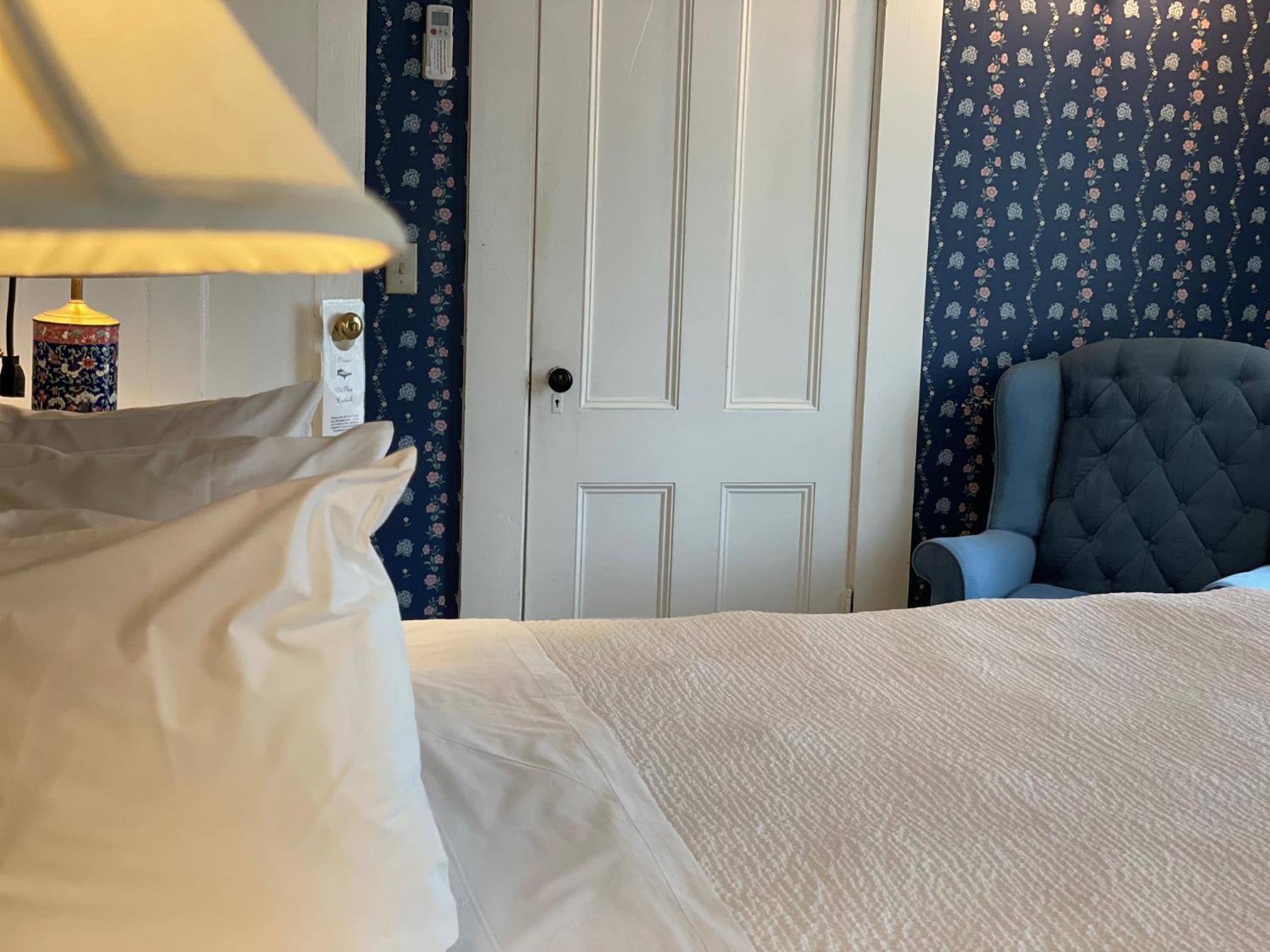 Queen Room photo 3