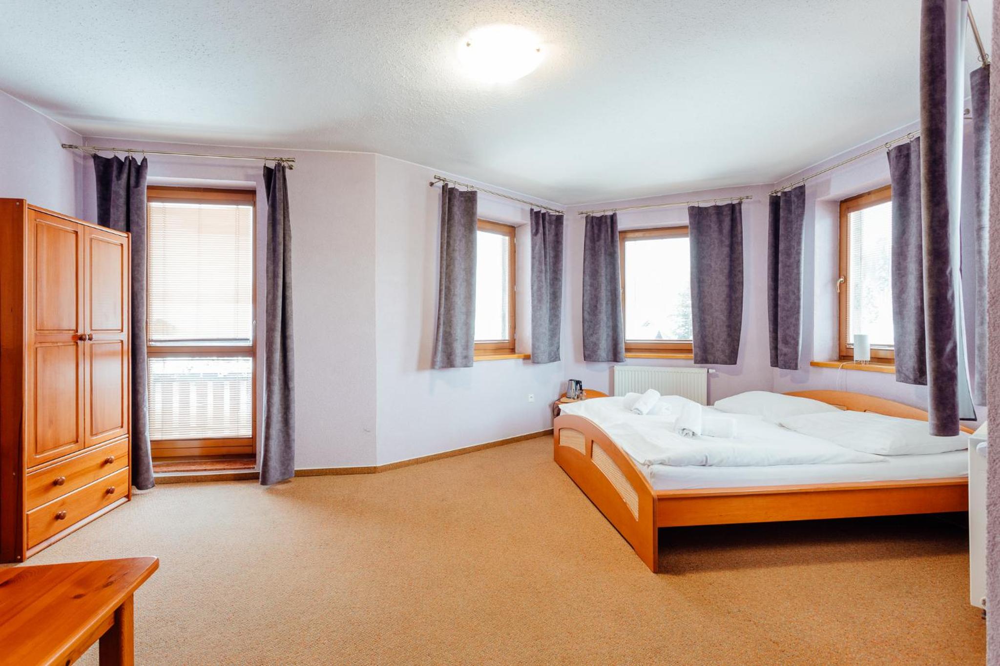 Large Double Room photo 1