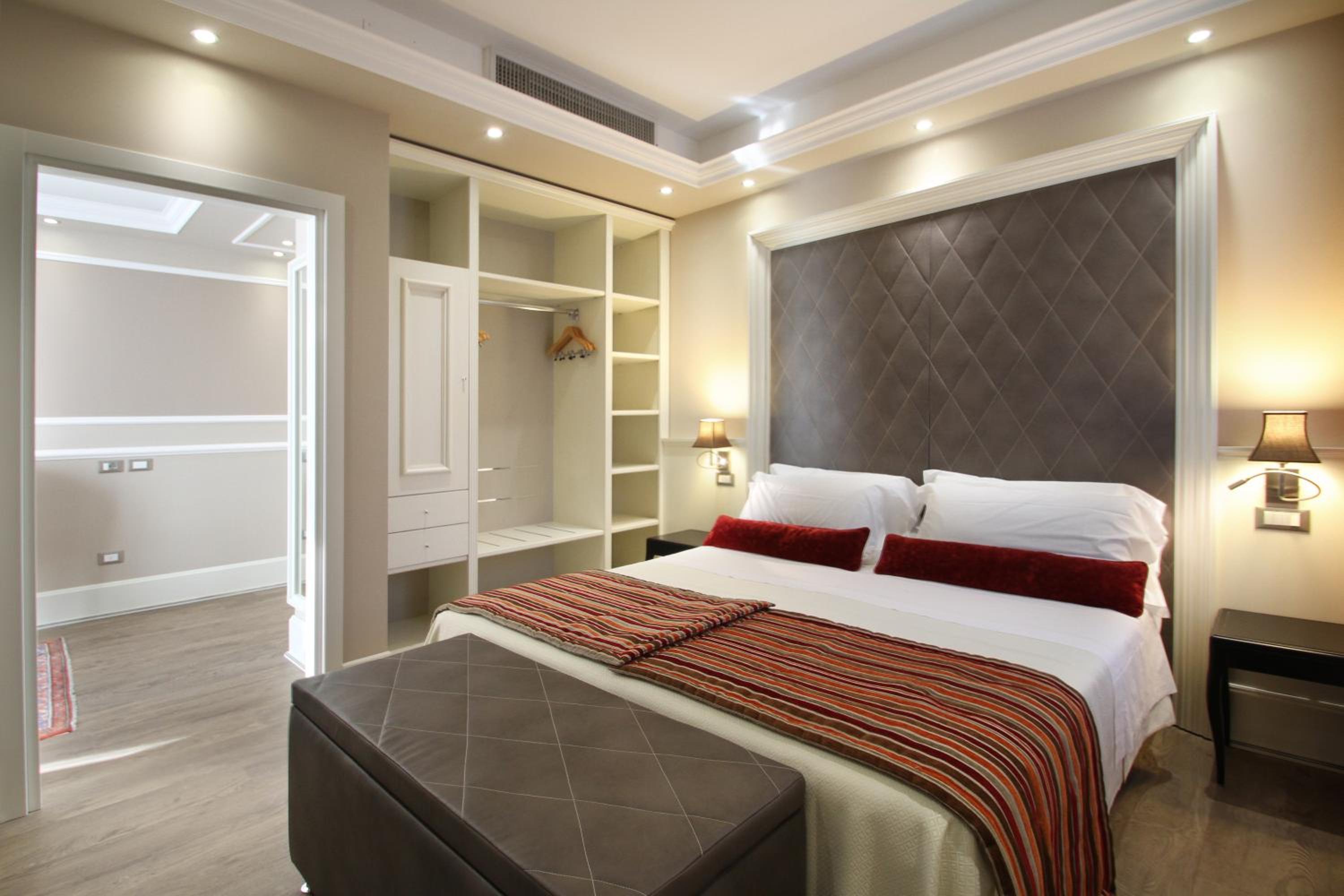 Suite - Photo 3