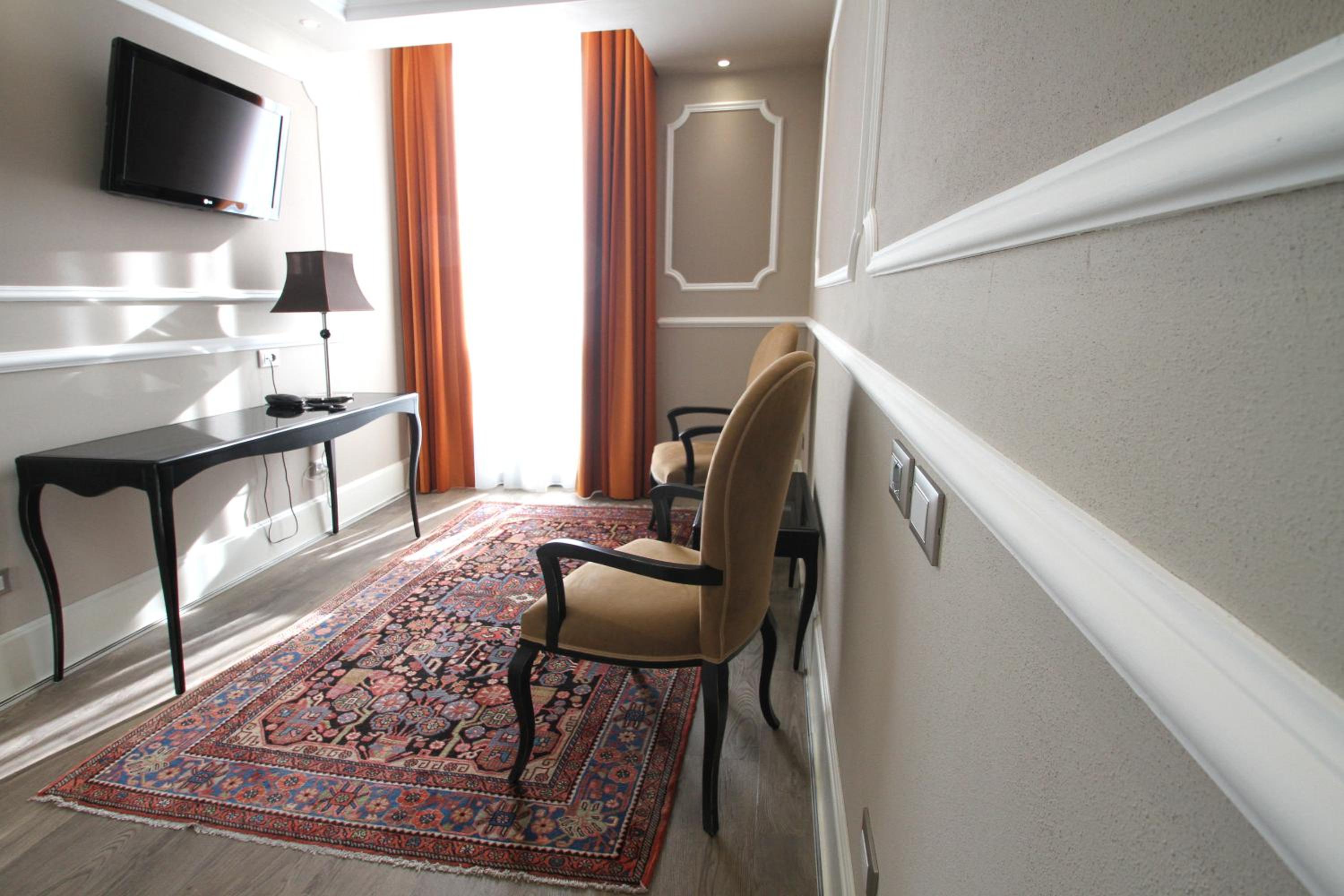 Suite - Photo 5