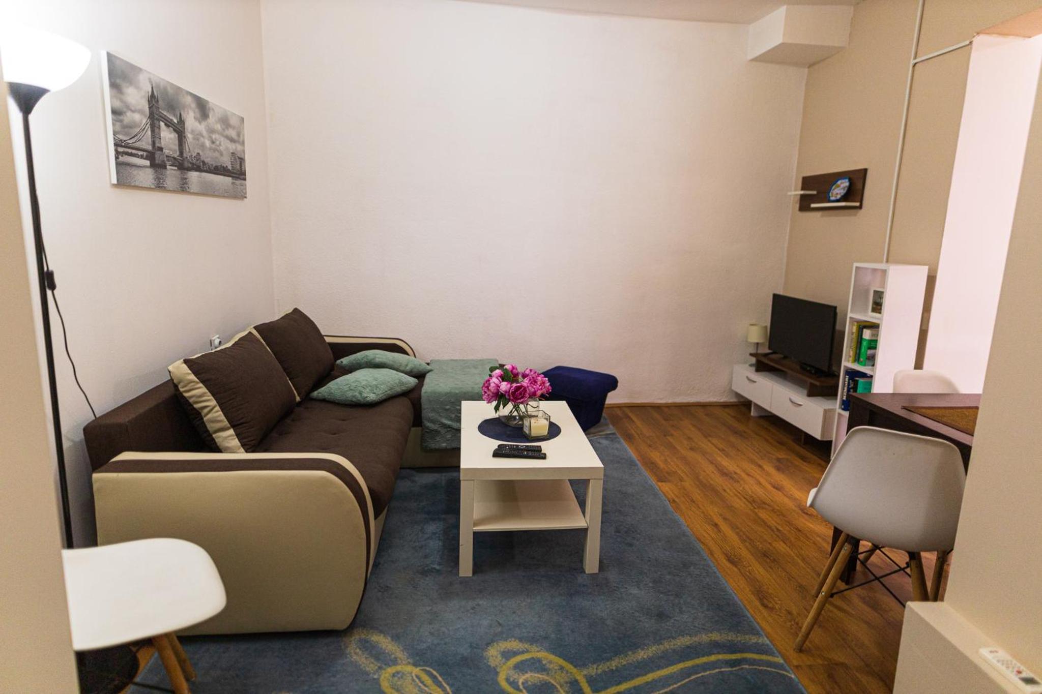 Apartment photo 2