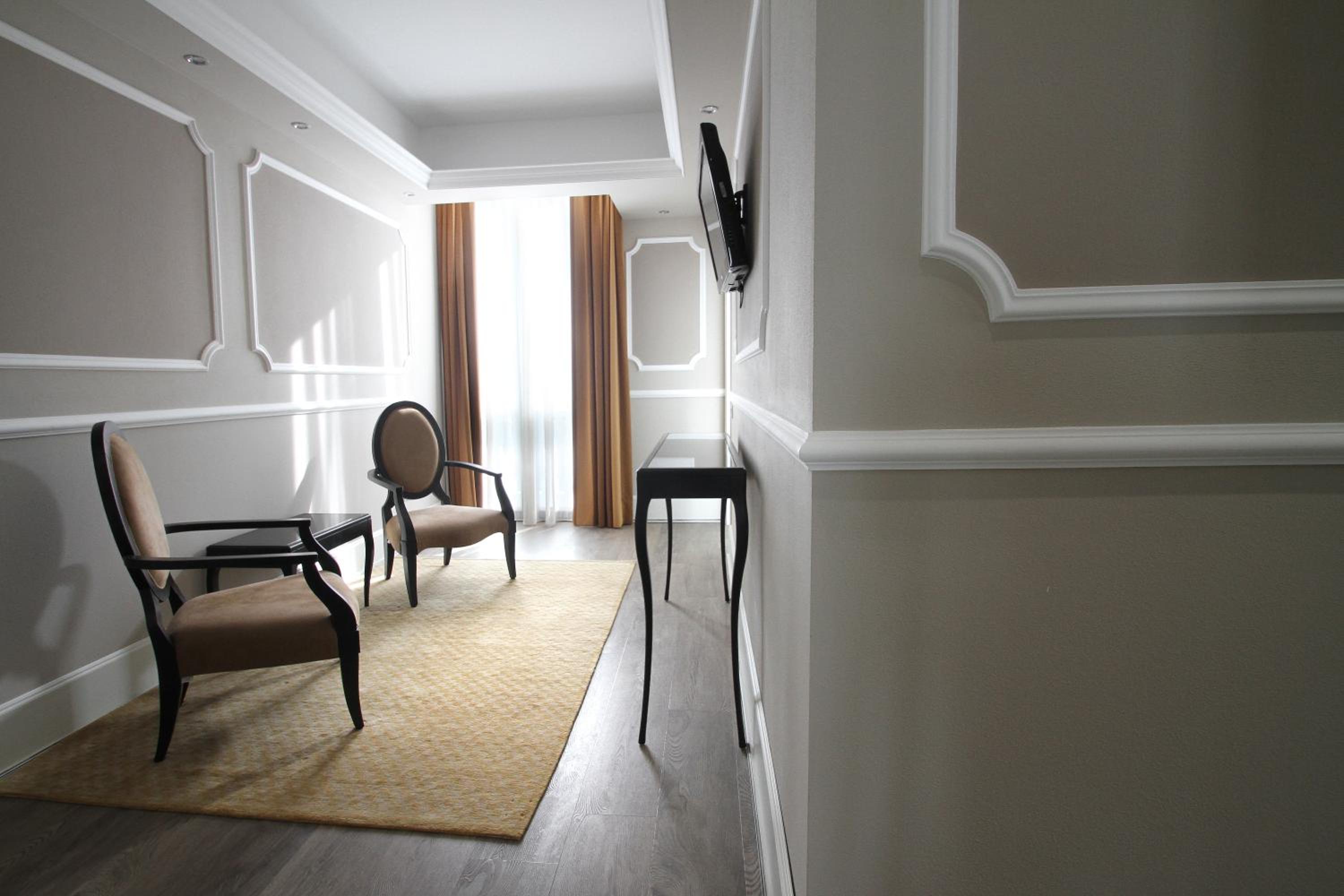 Suite - Photo 7