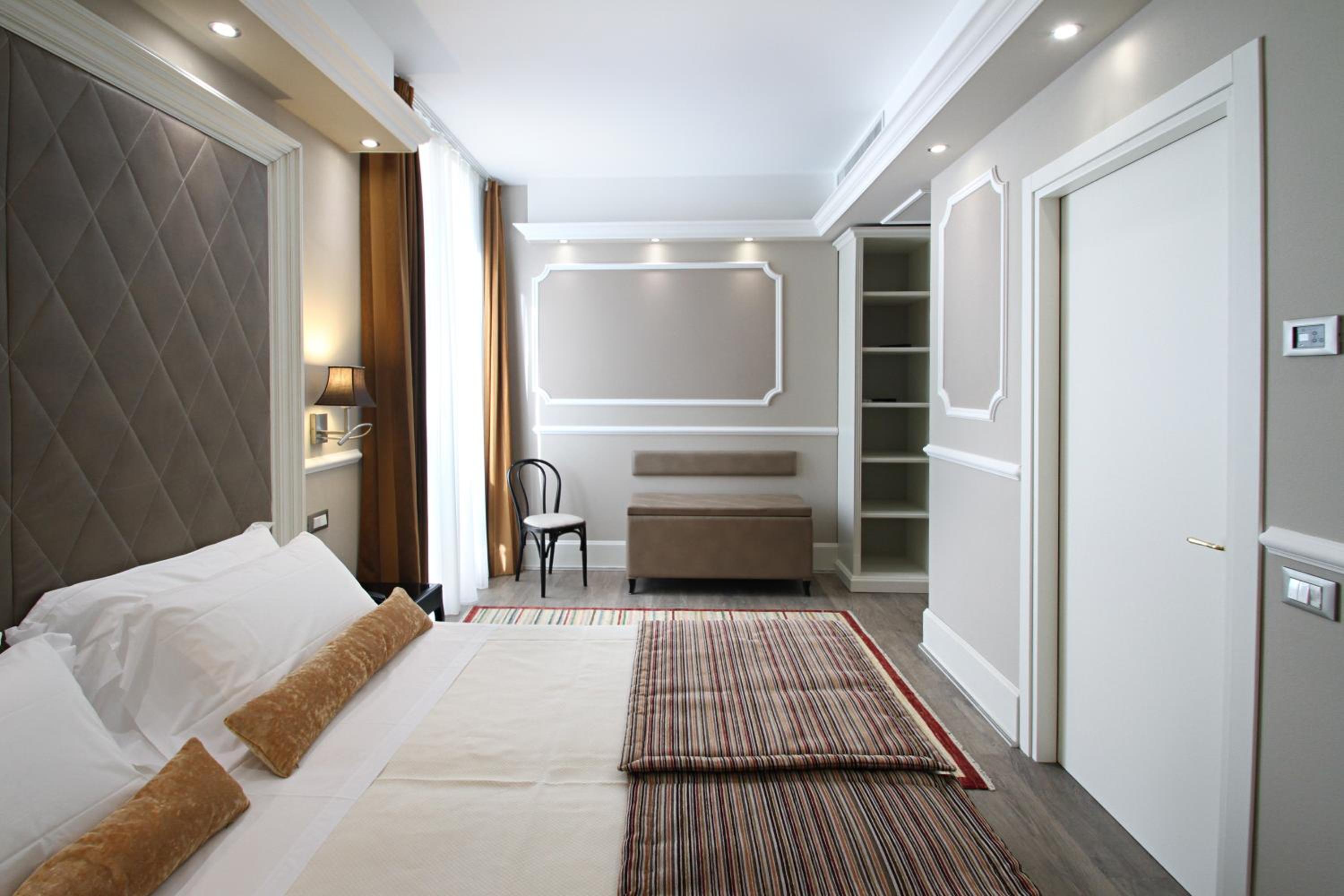 Suite - Photo 8