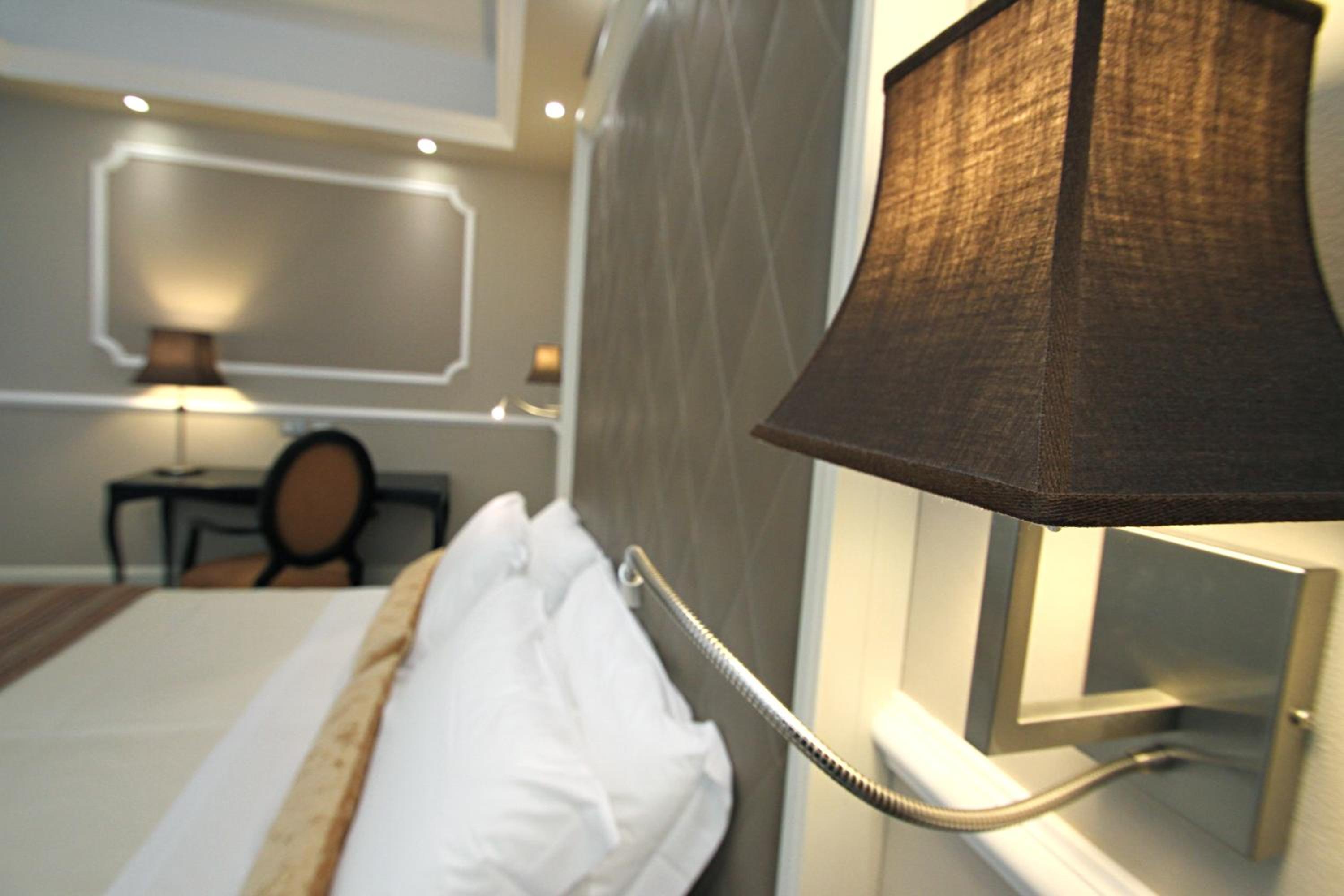 Suite - Photo 9