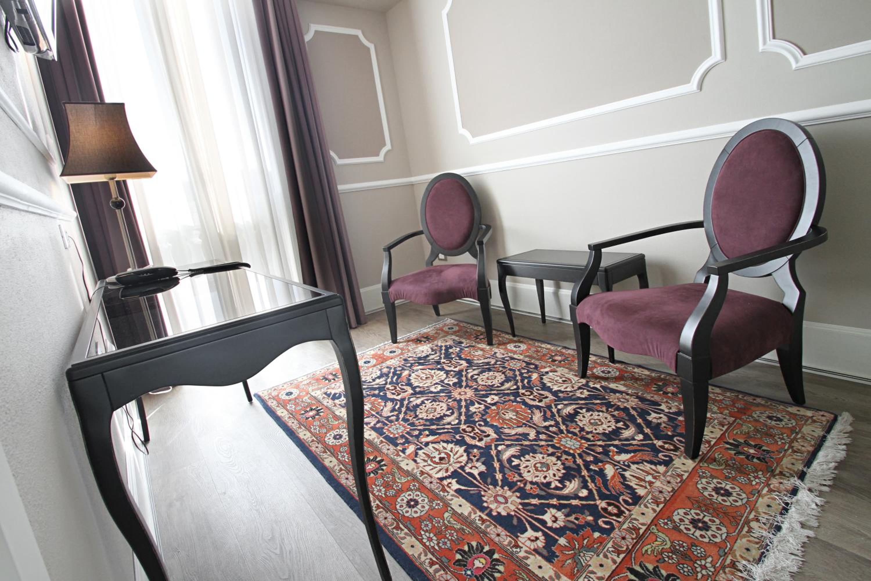 Suite - Photo 11