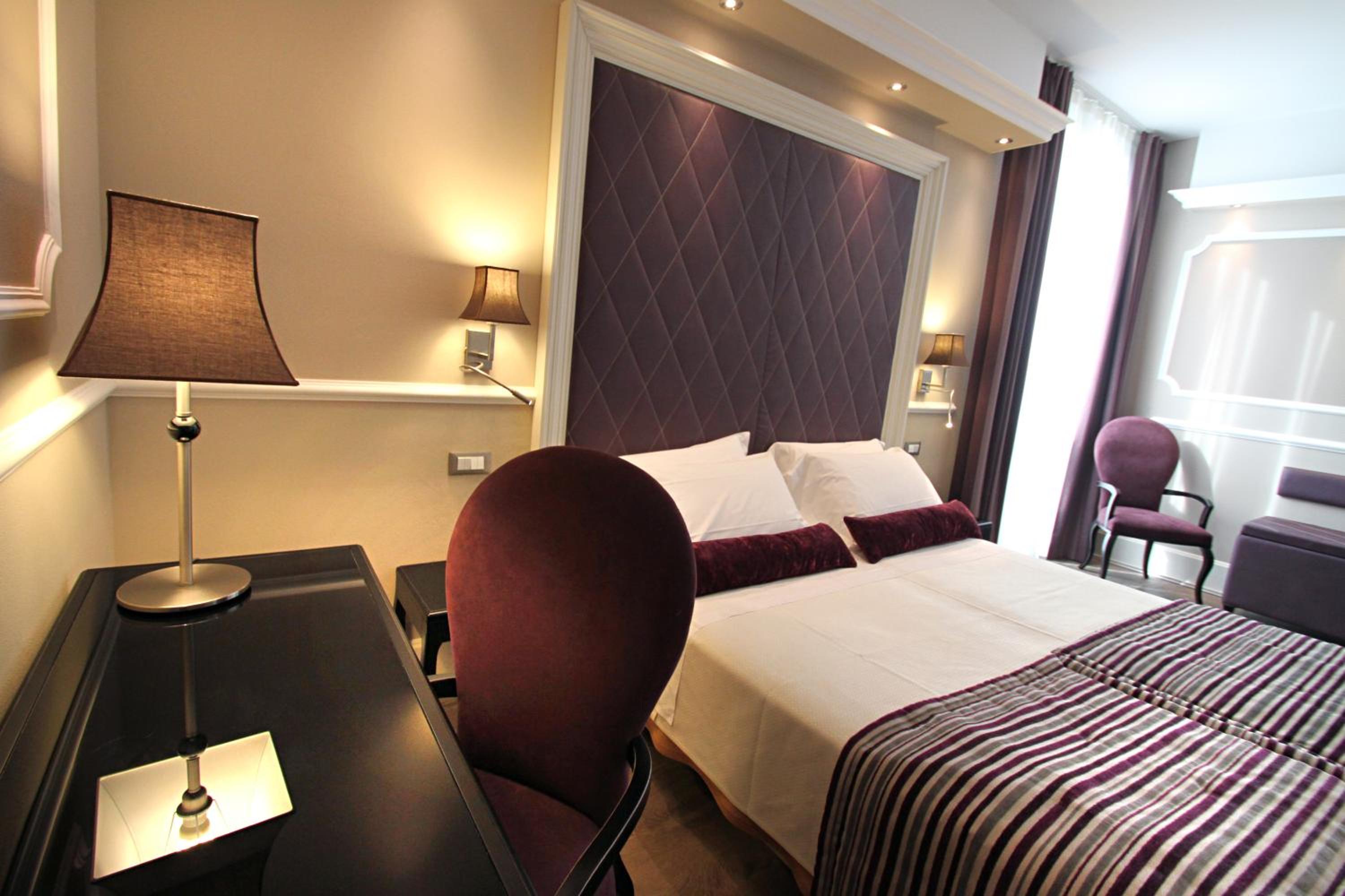 Suite - Photo 16