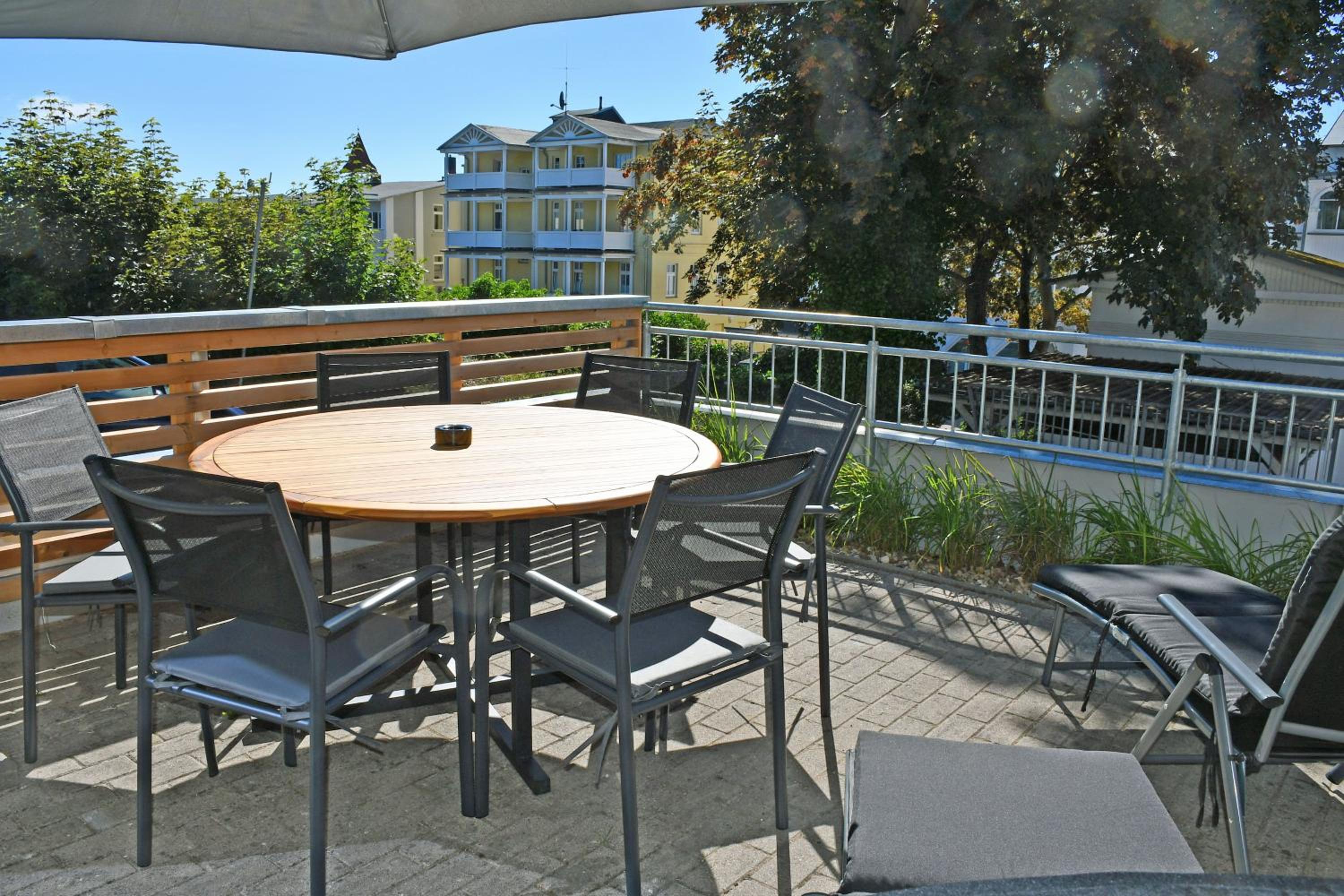 Two-Bedroom Apartment with Terrace photo 2