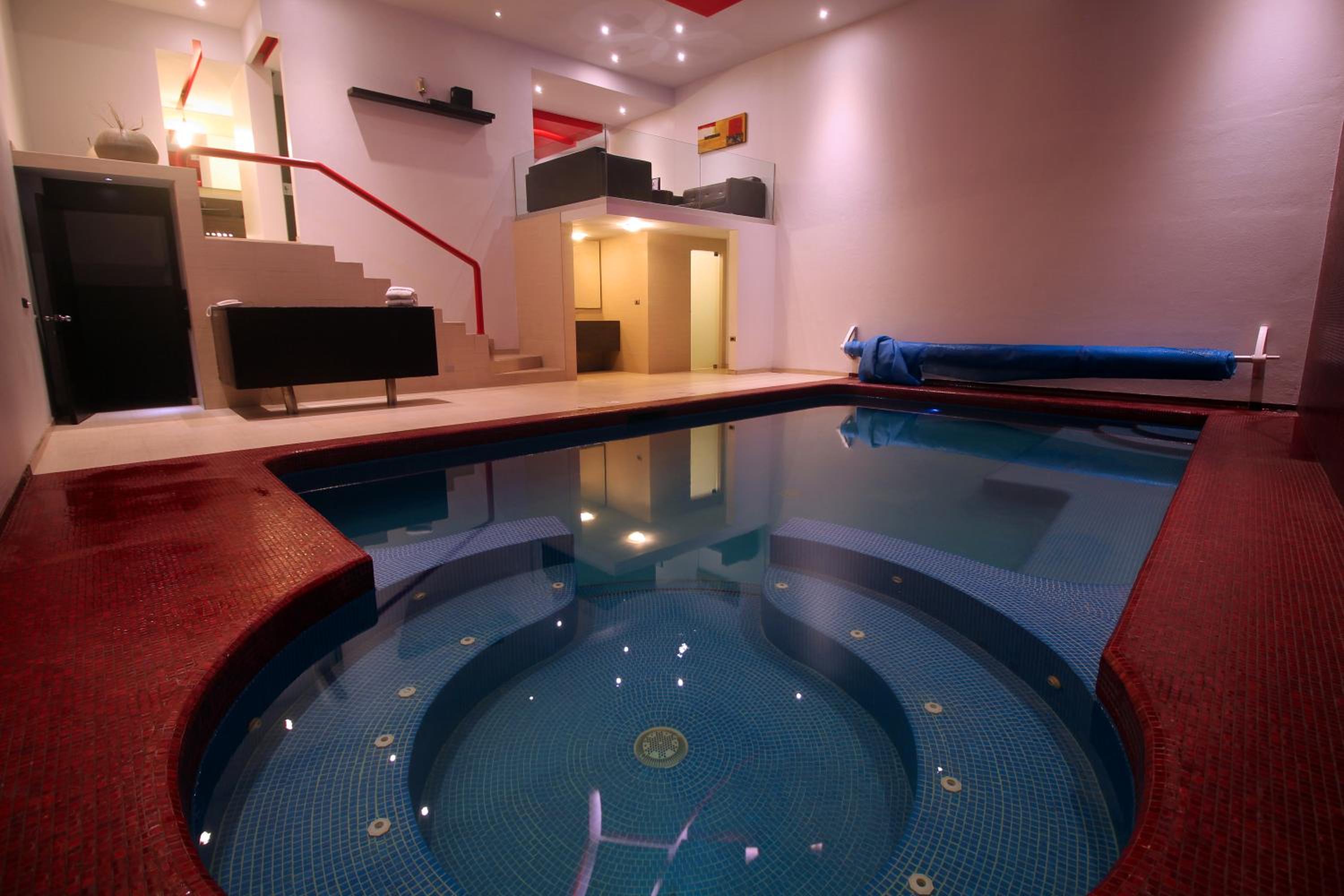 Suite with Private Pool photo 3