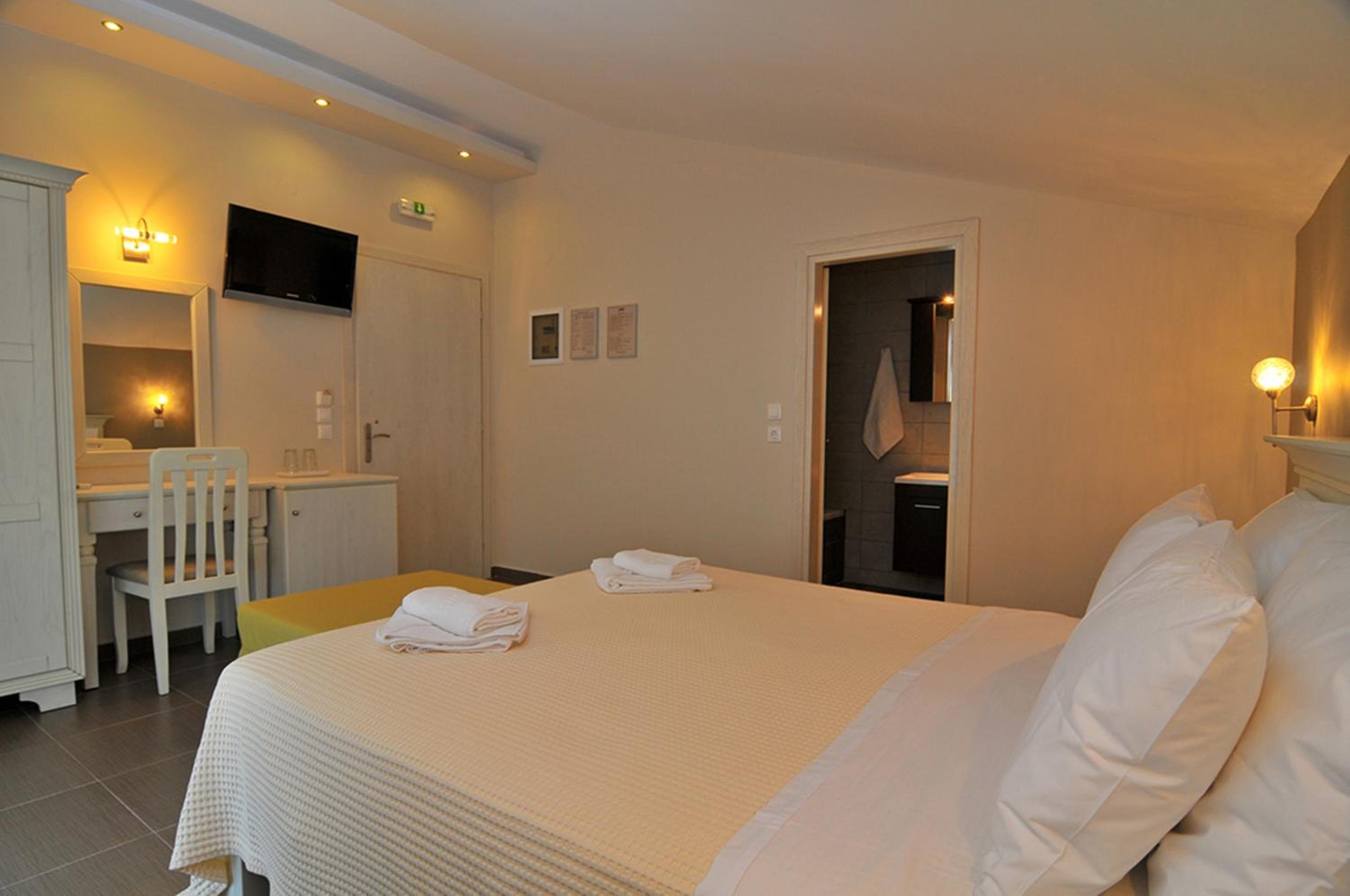 Standard Double Room photo 3