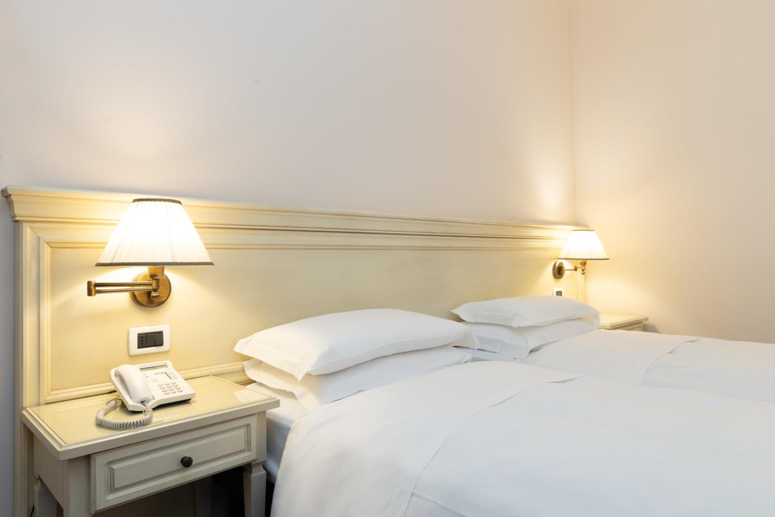 Twin Room - Photo 1