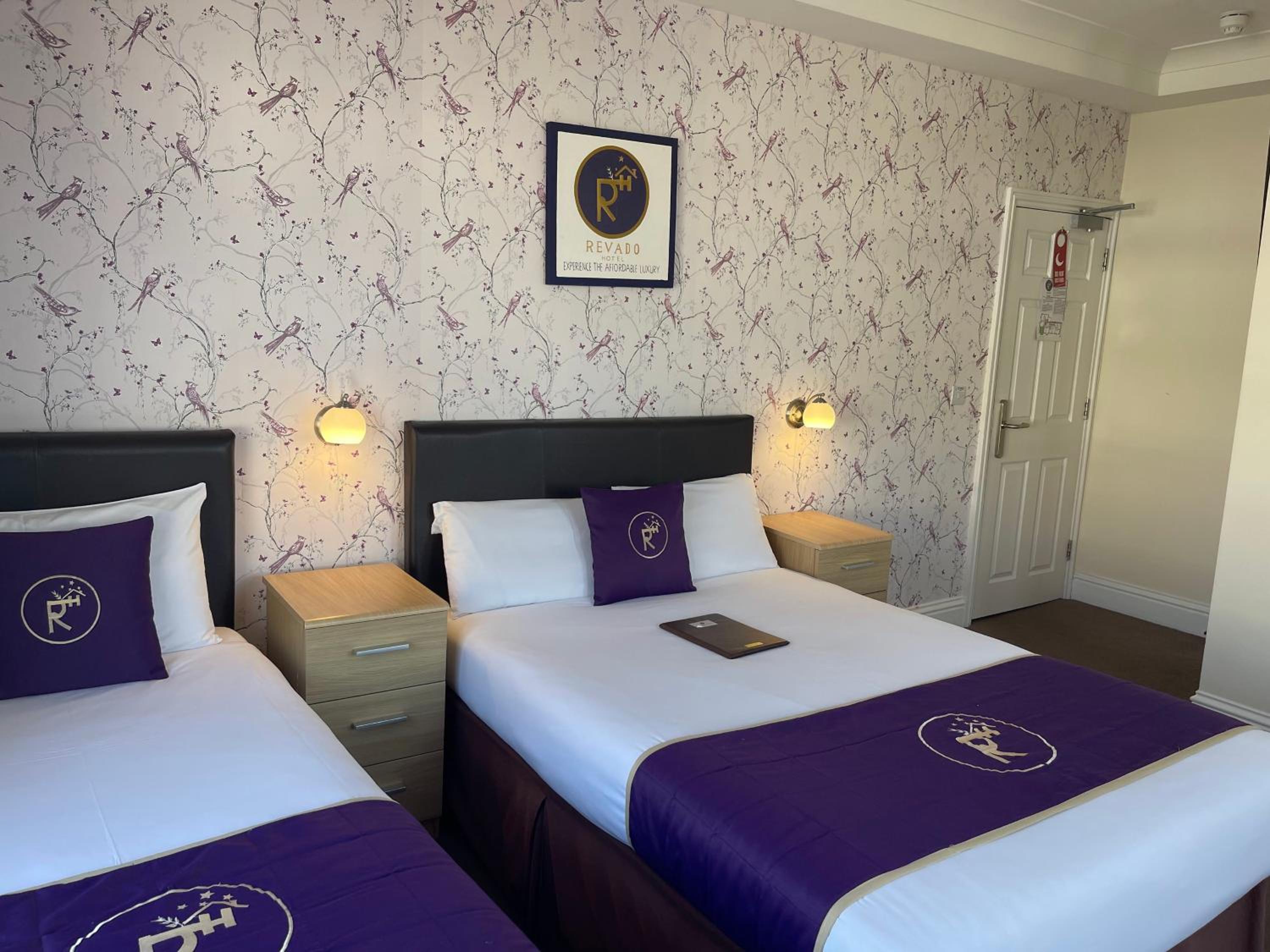 Deluxe Twin Room photo 3