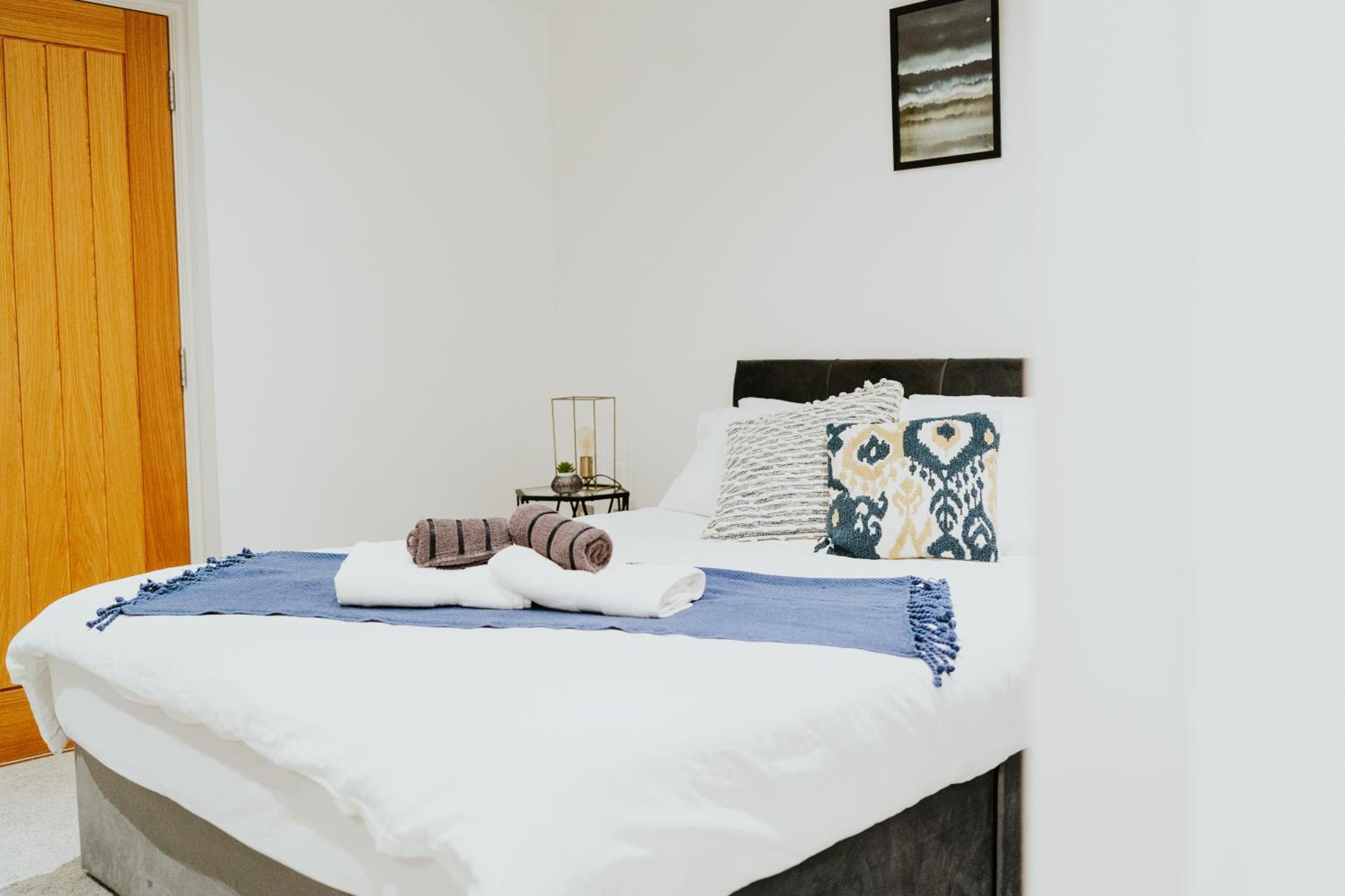 One-Bedroom Apartment - Photo 1