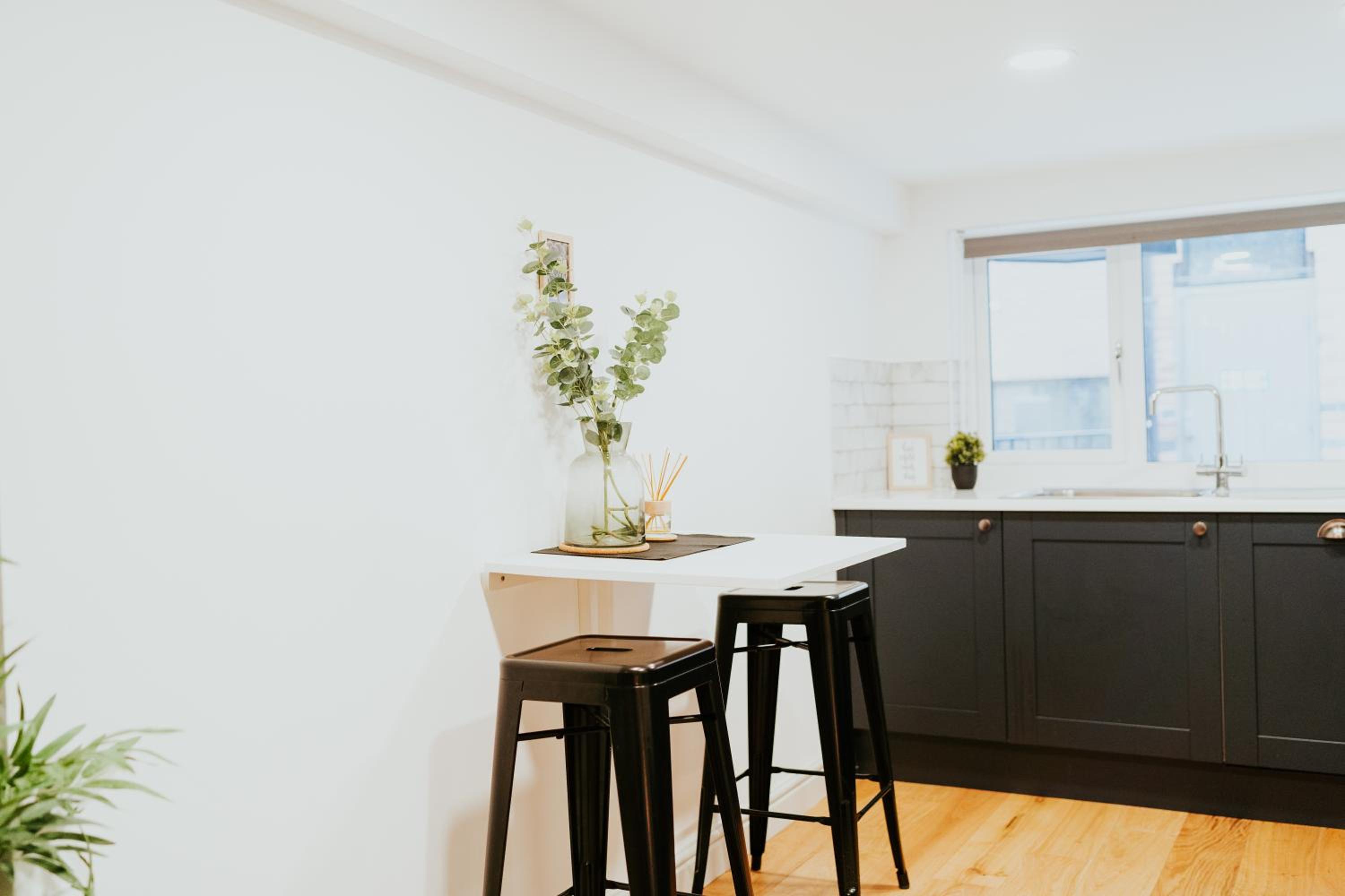 One-Bedroom Apartment - Photo 3