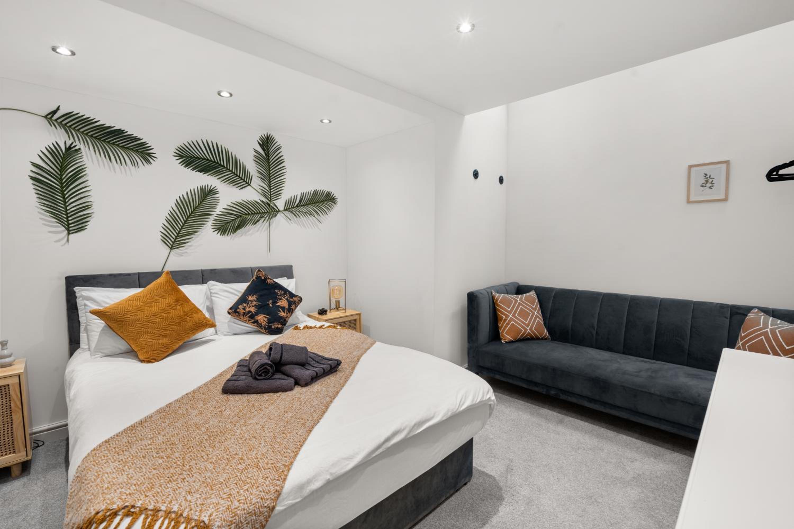 Two-Bedroom Apartment - Photo 25