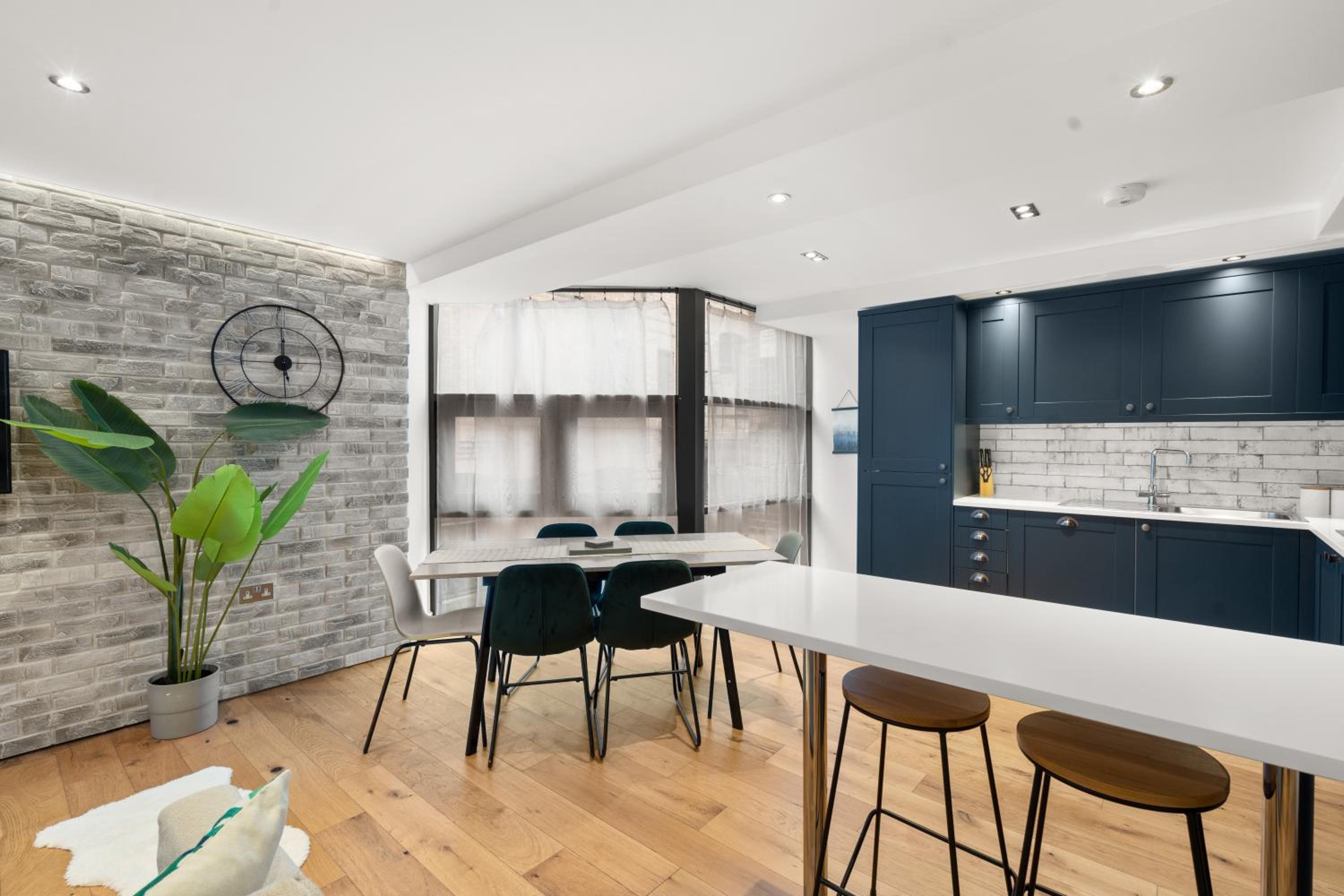 Two-Bedroom Apartment - Photo 23