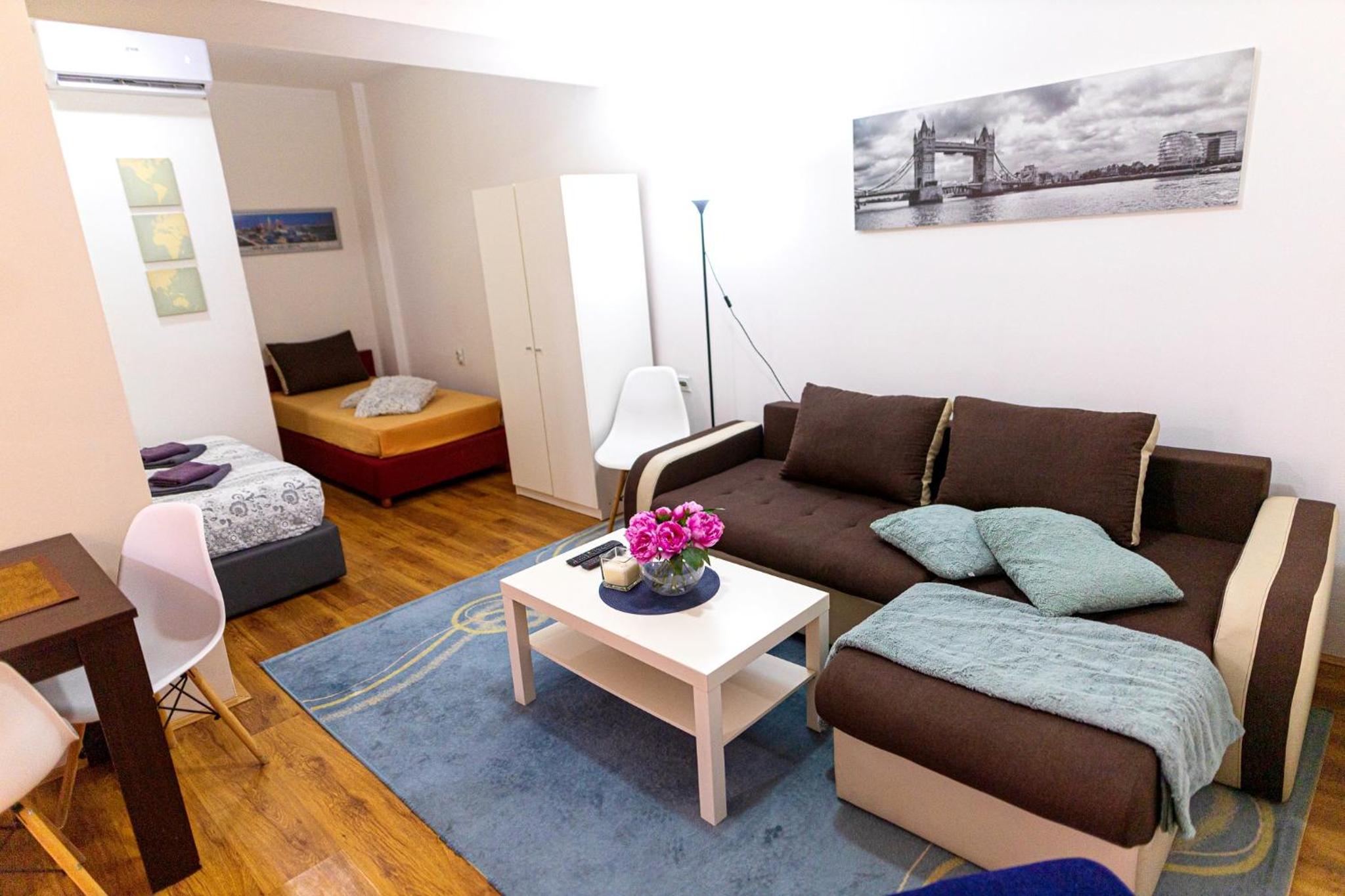 Apartment photo 1