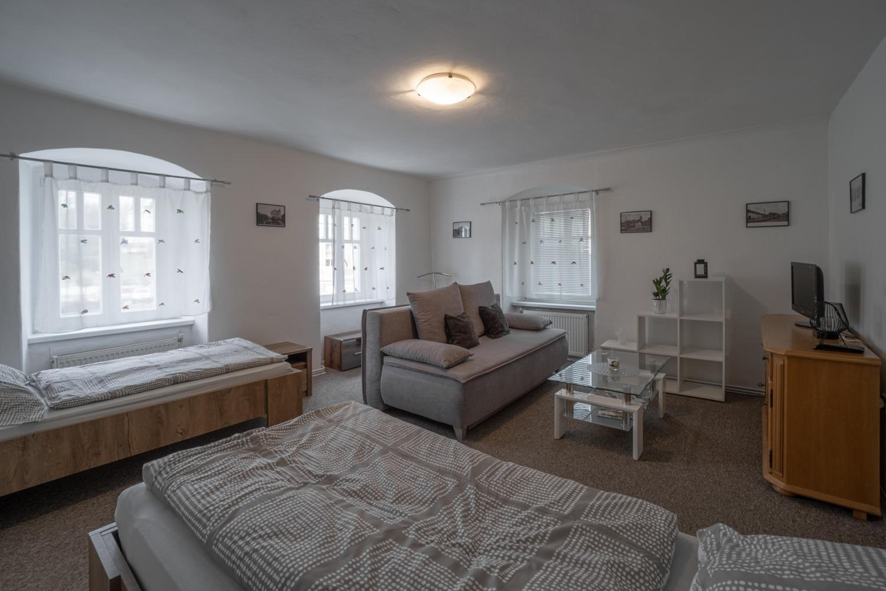 Two-Bedroom Apartment - Photo 6