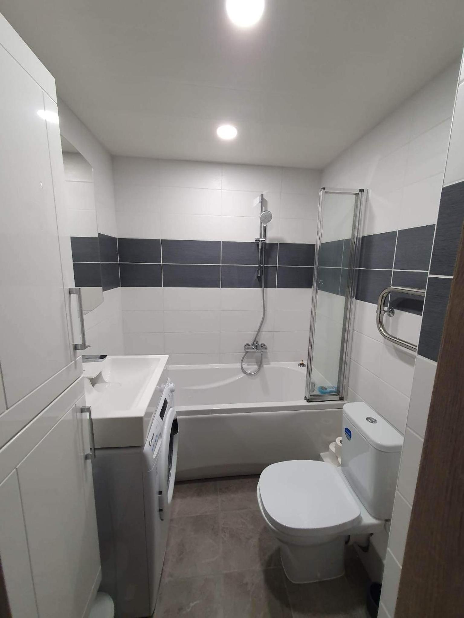 One-Bedroom Apartment photo 2