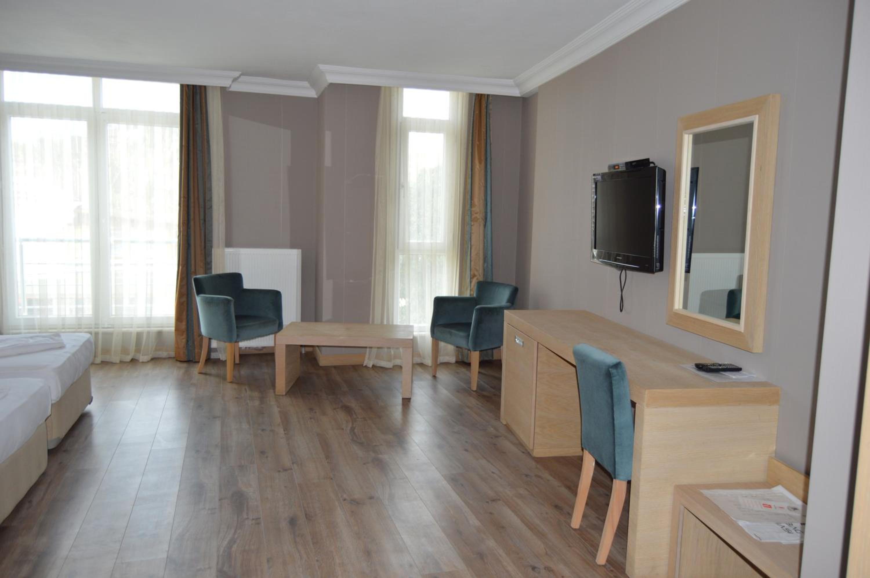 Standard Double or Twin Room photo 1