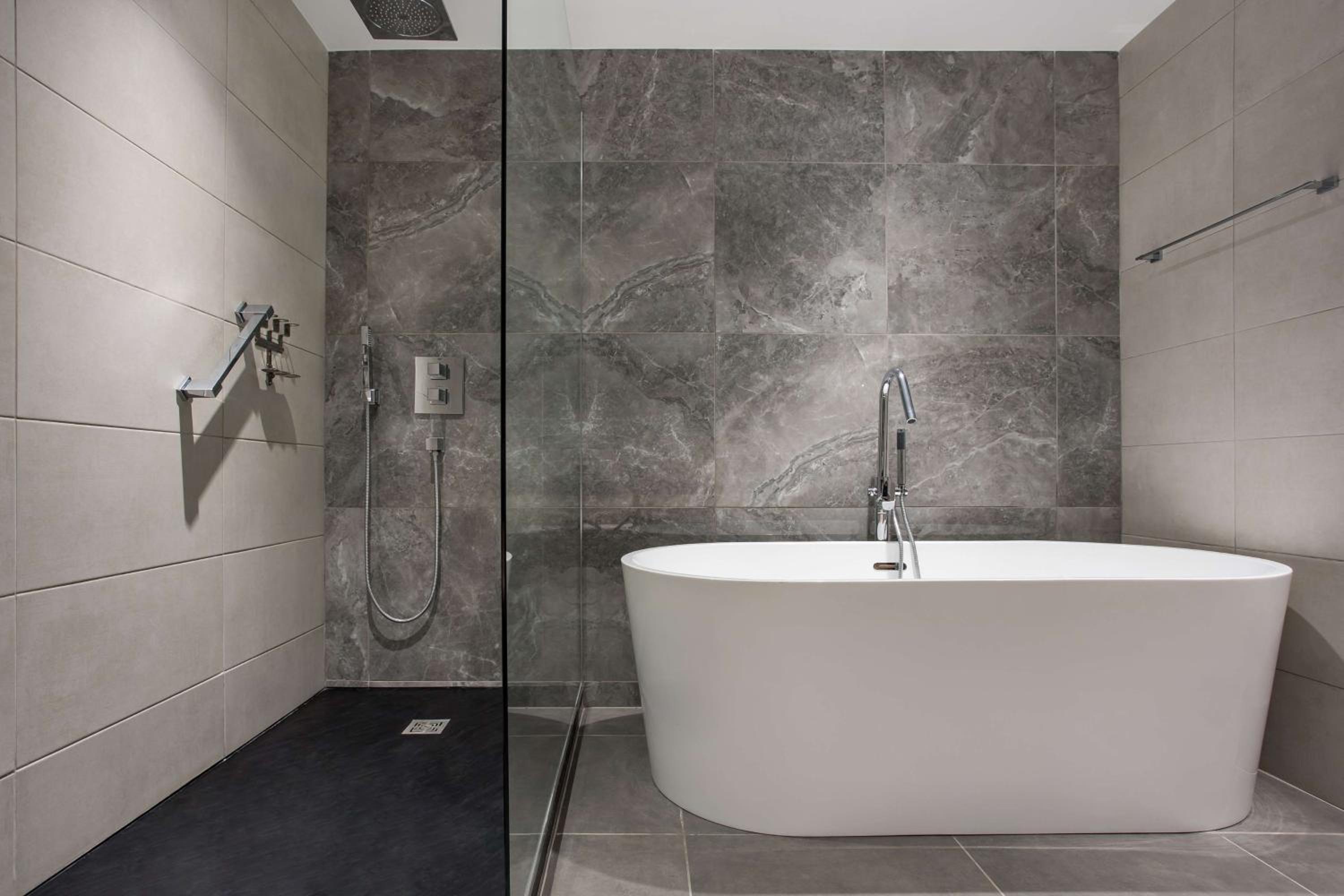 Suite - Photo 9