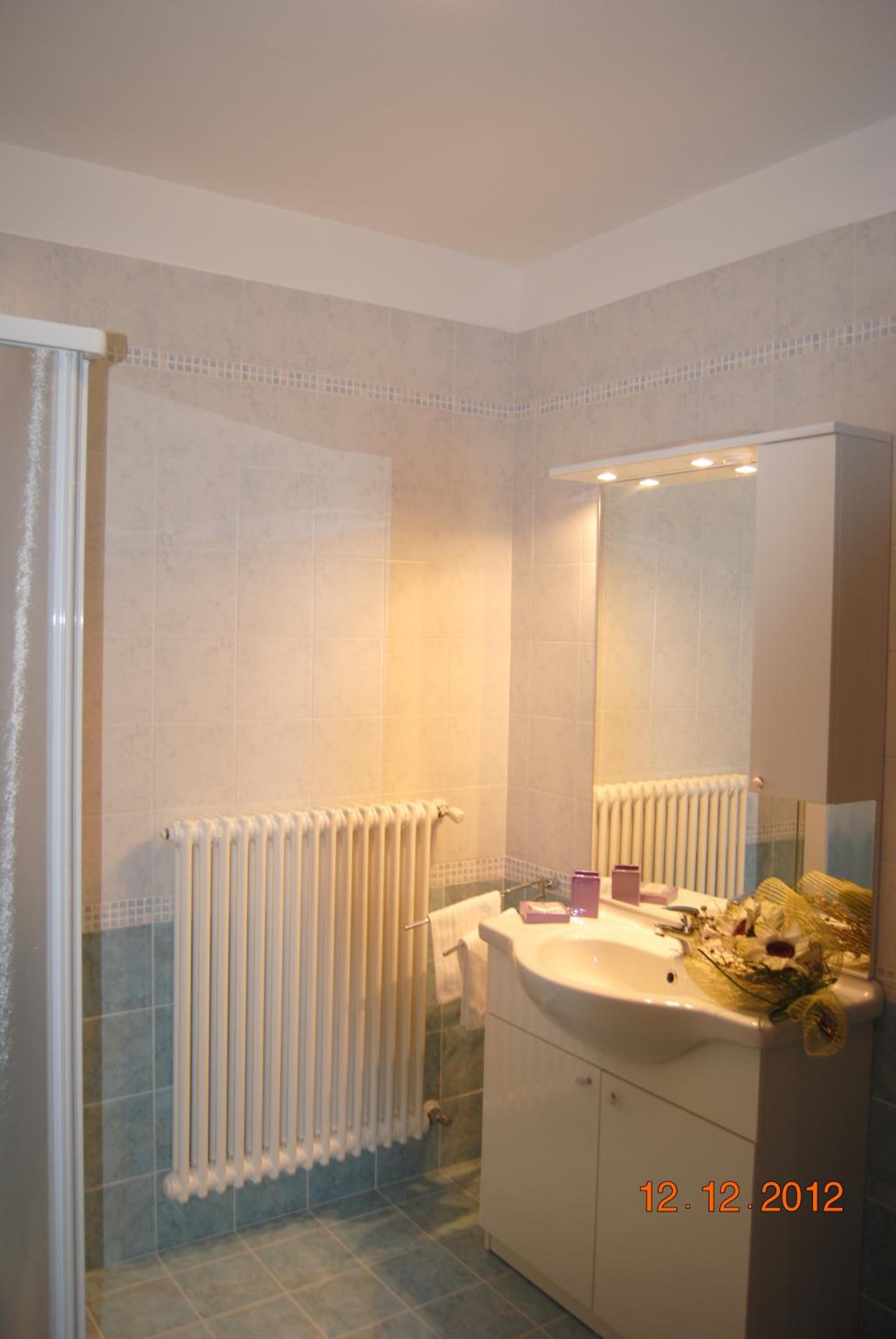 Double or Twin Room with Bathroom photo 2