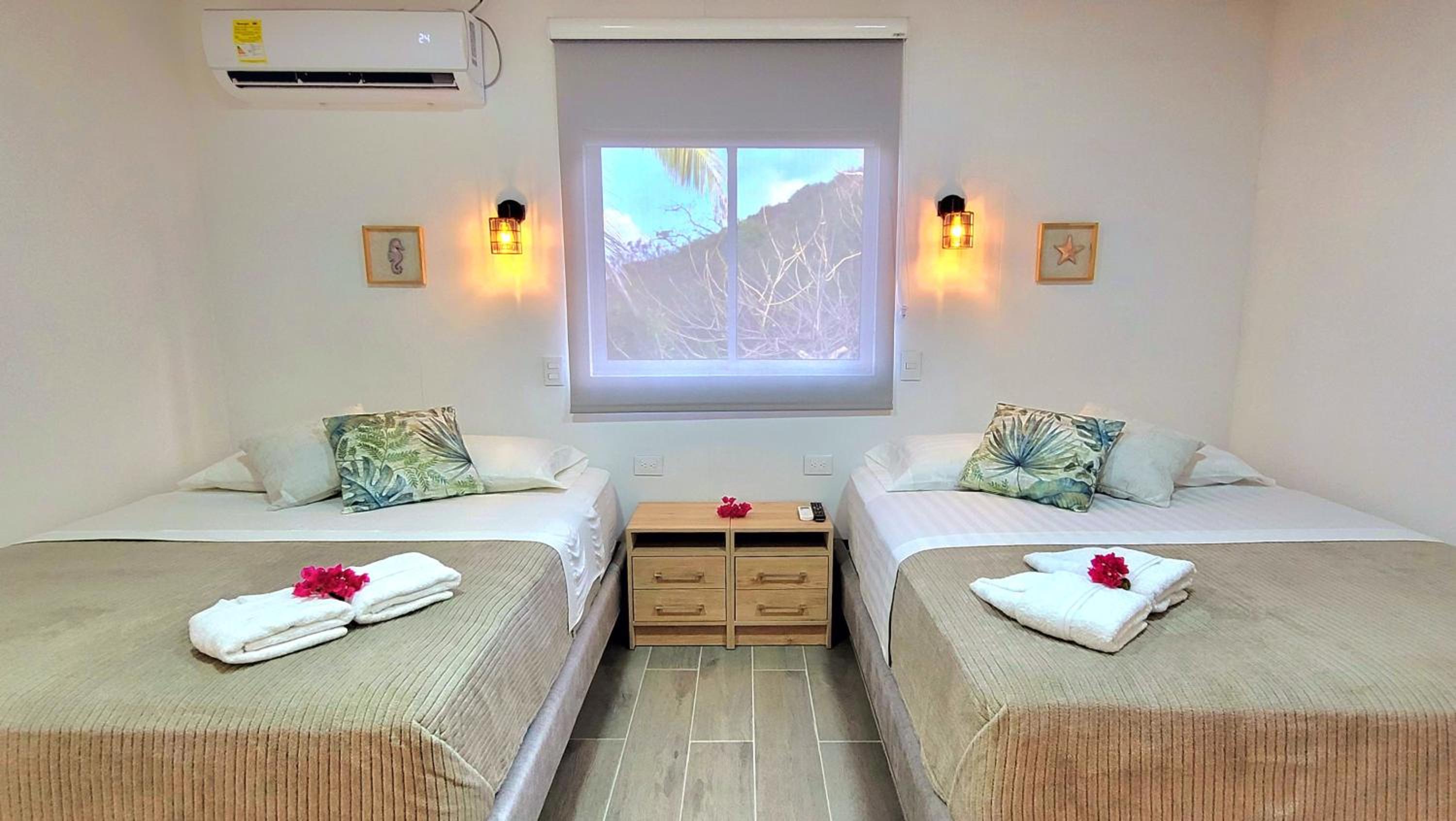 Quadruple Room with Private Bathroom photo 1