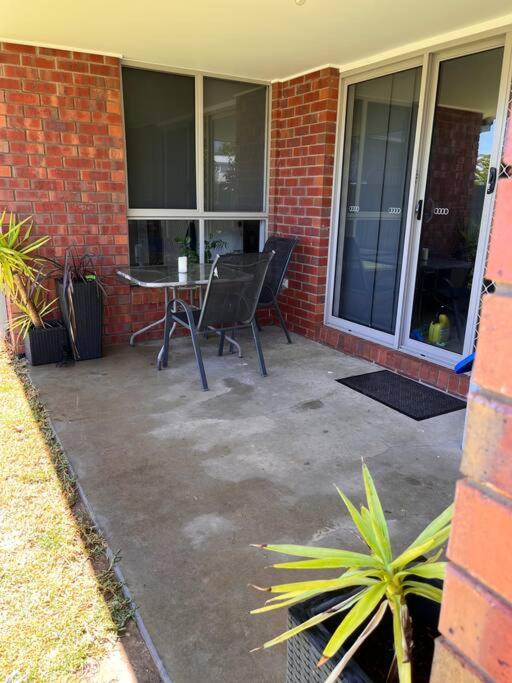 Three-Bedroom House photo 3