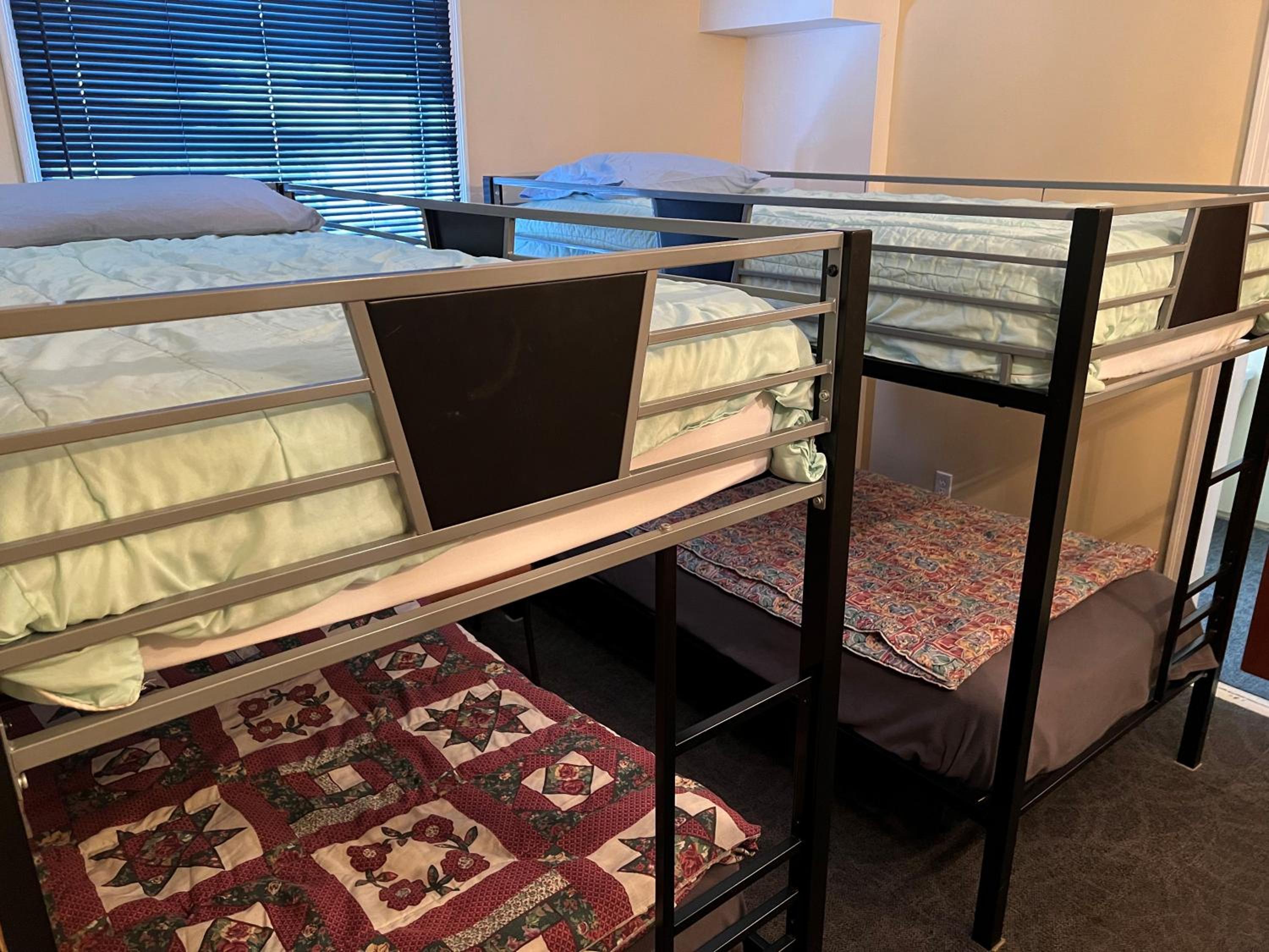 Bunk Bed in Mixed Dormitory Room photo 2
