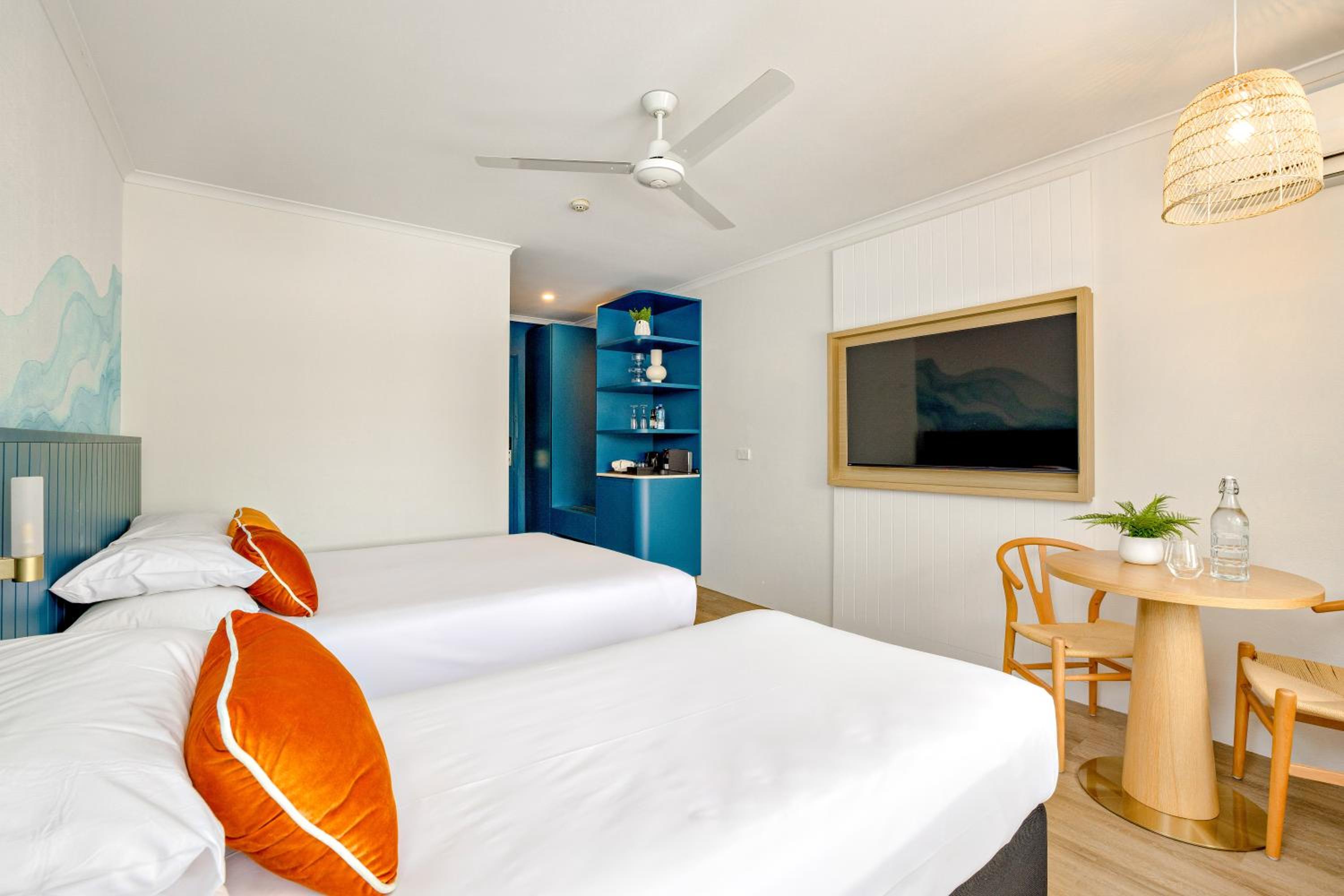 Standard Twin Room with 2 single beds - Photo 7