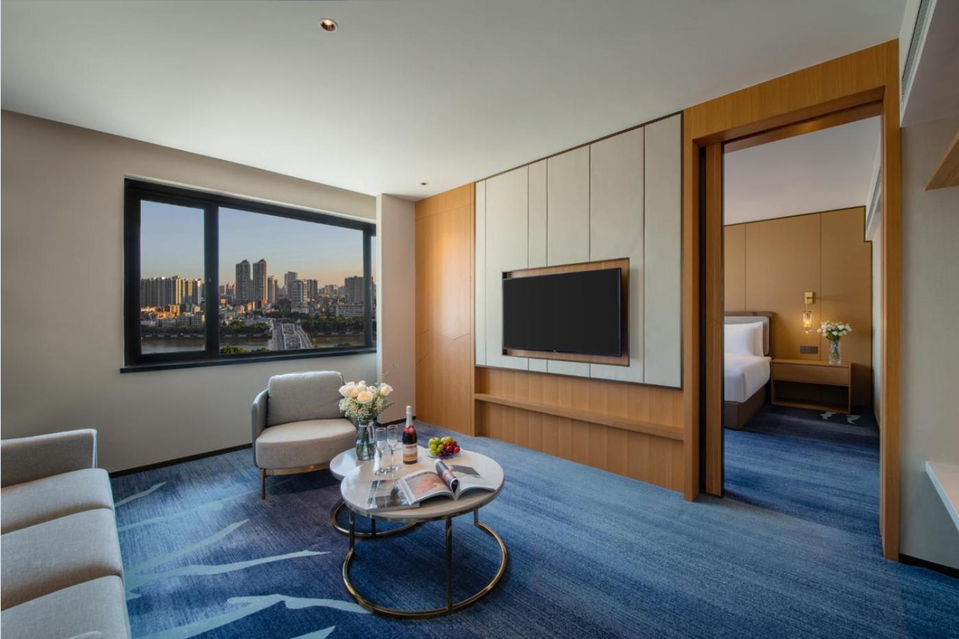 Business King Suite