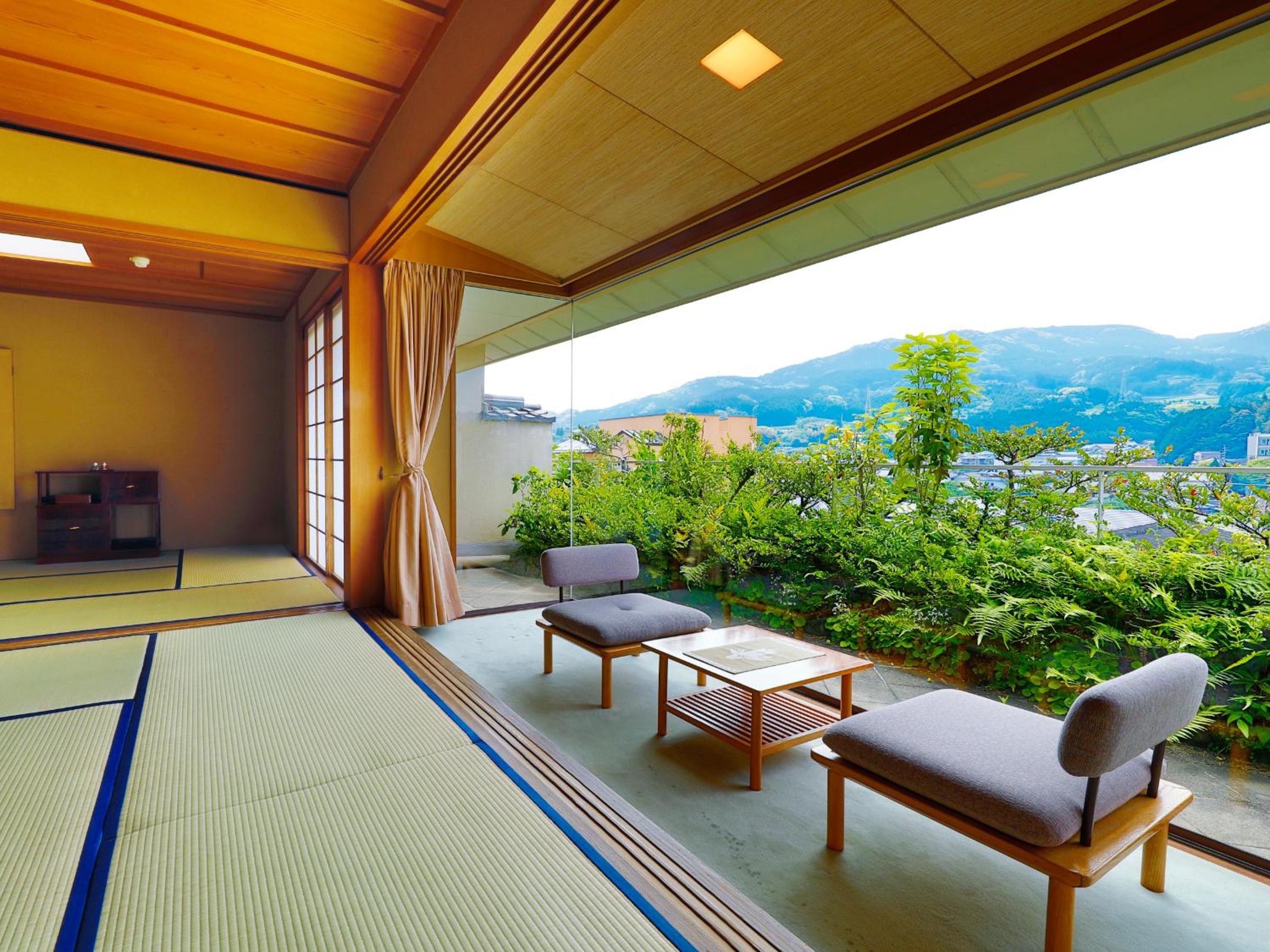 Japanese-Style Quadruple Room photo 3