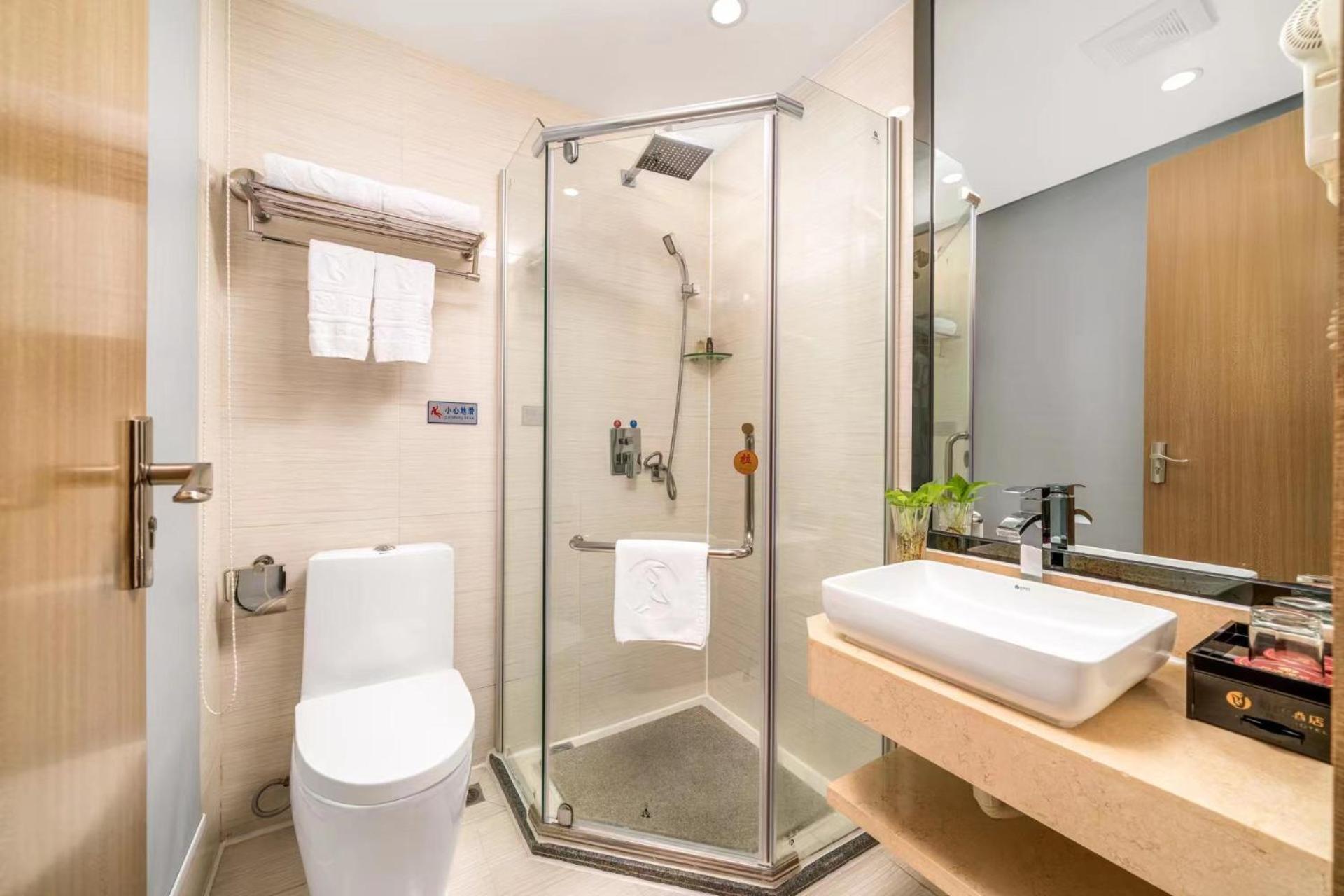 Deluxe Twin Room photo 3