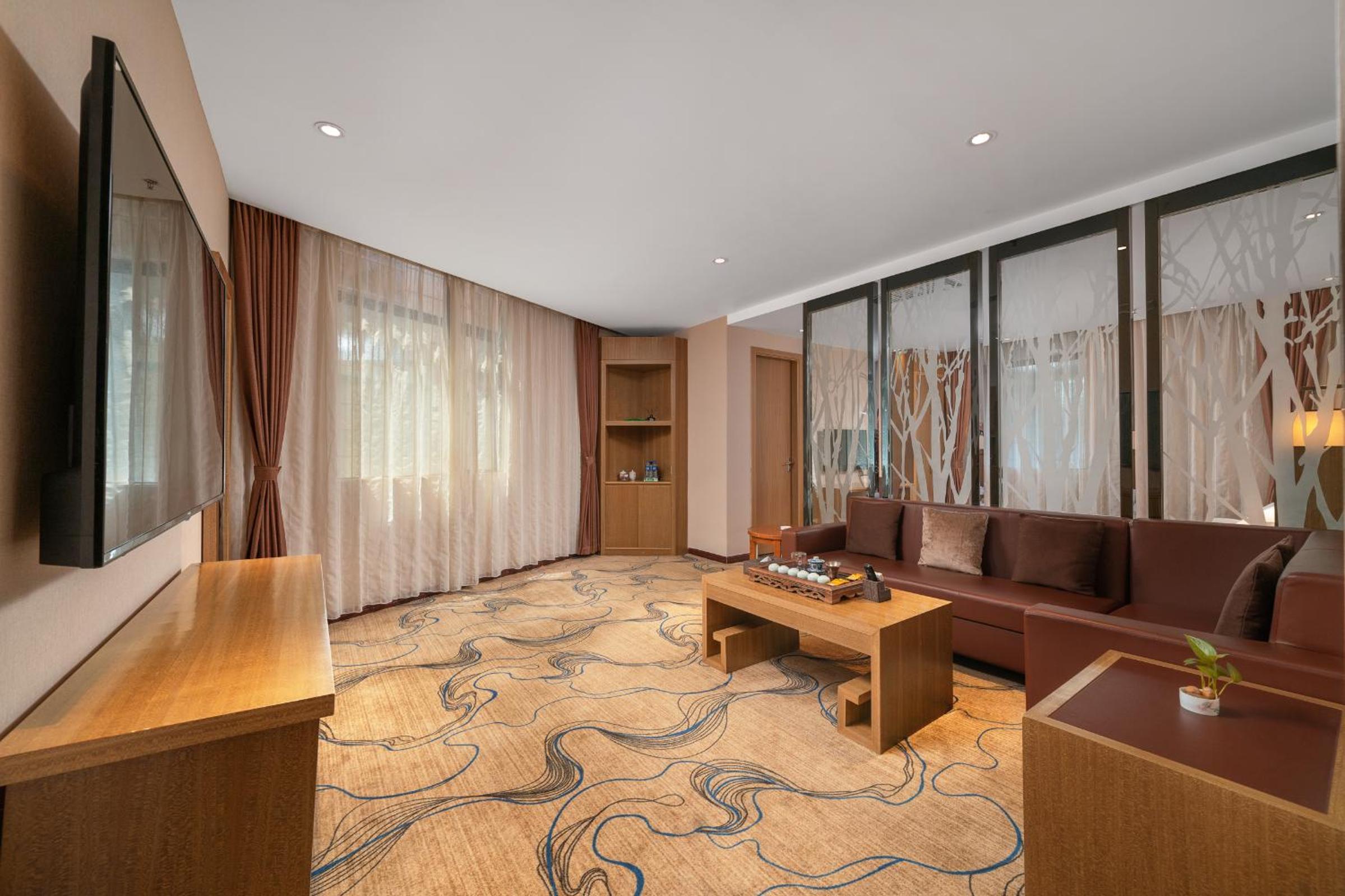 Deluxe Suite photo 2