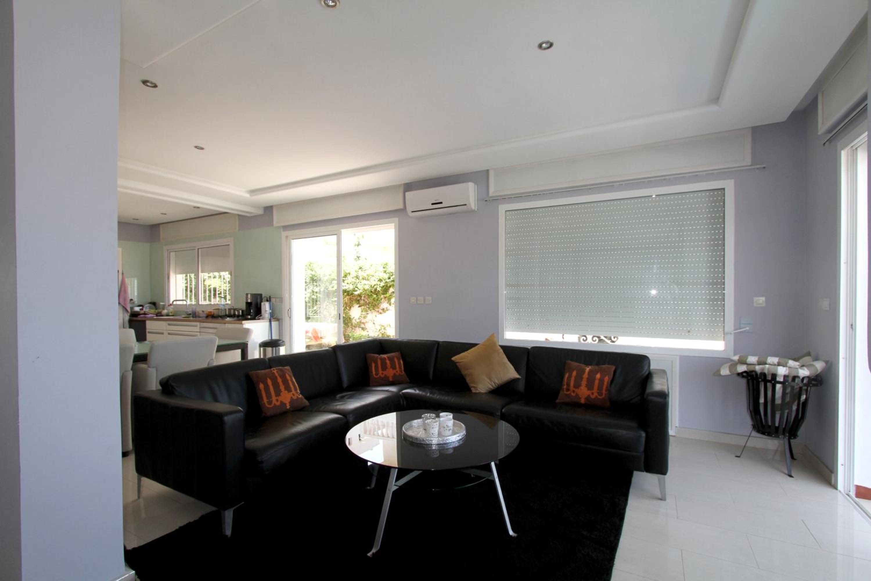 Villa with Private Pool - Photo 31