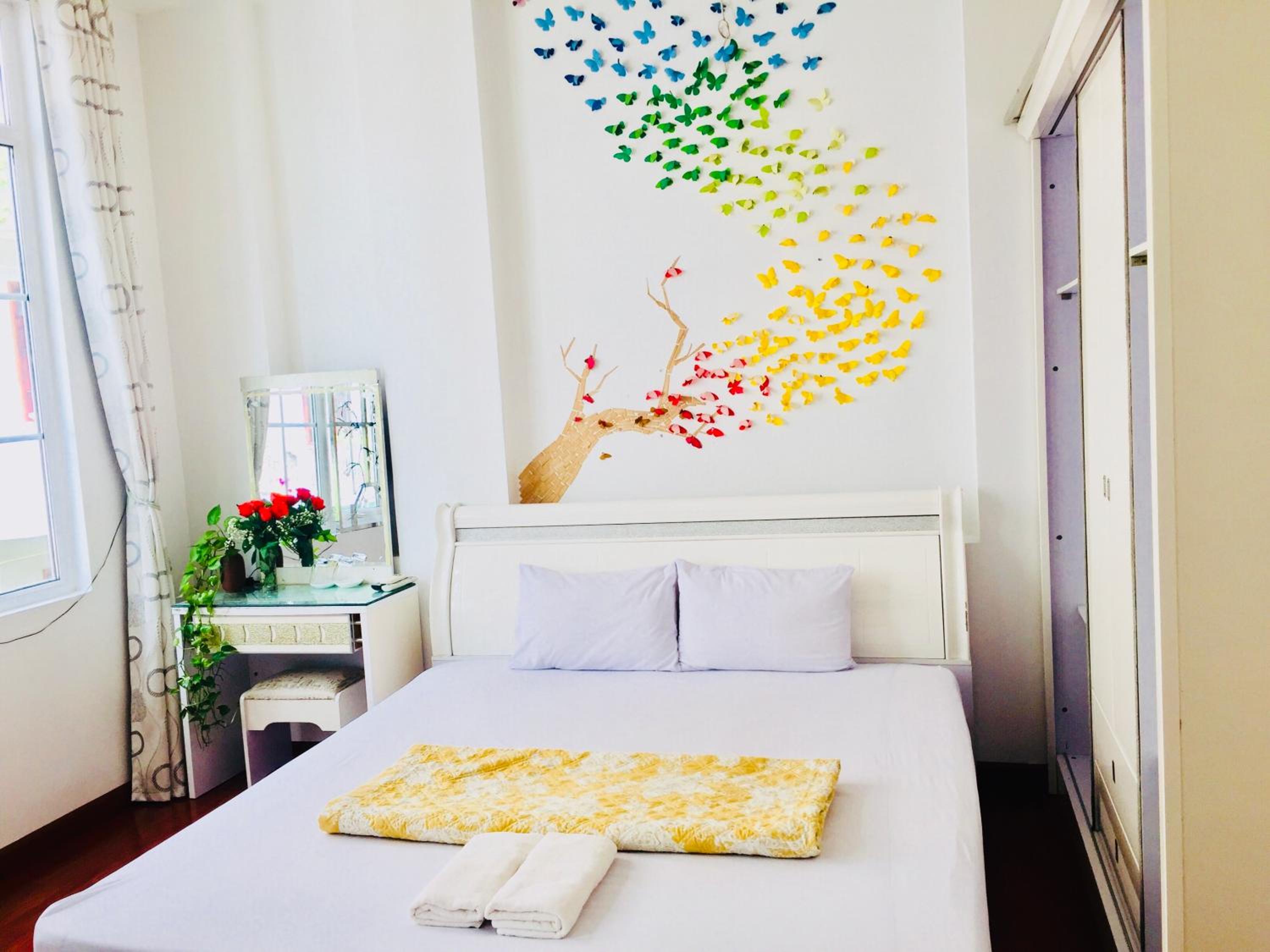 Deluxe Double Room with Balcony - Photo 2