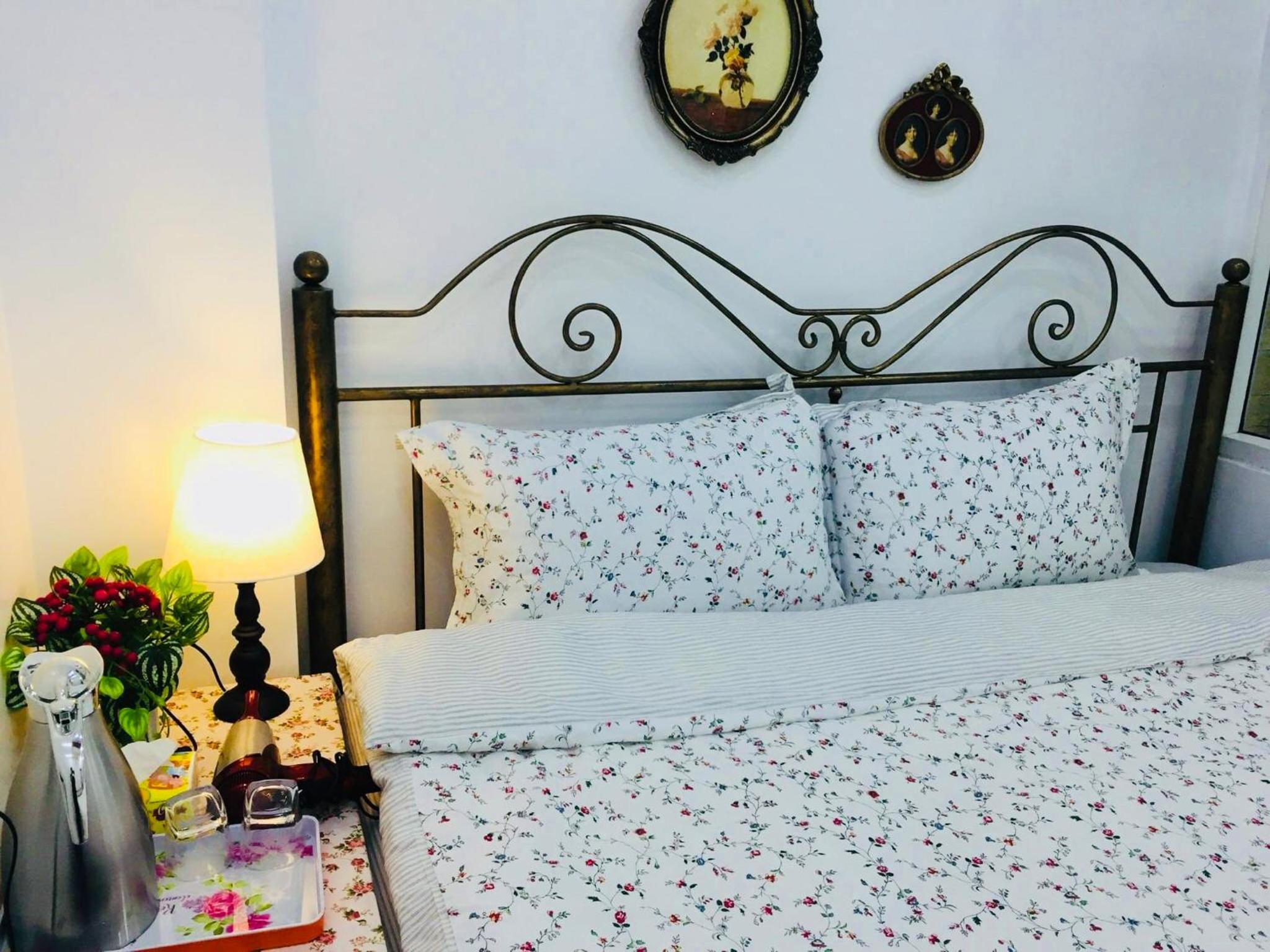 Large Double Room - Photo 1
