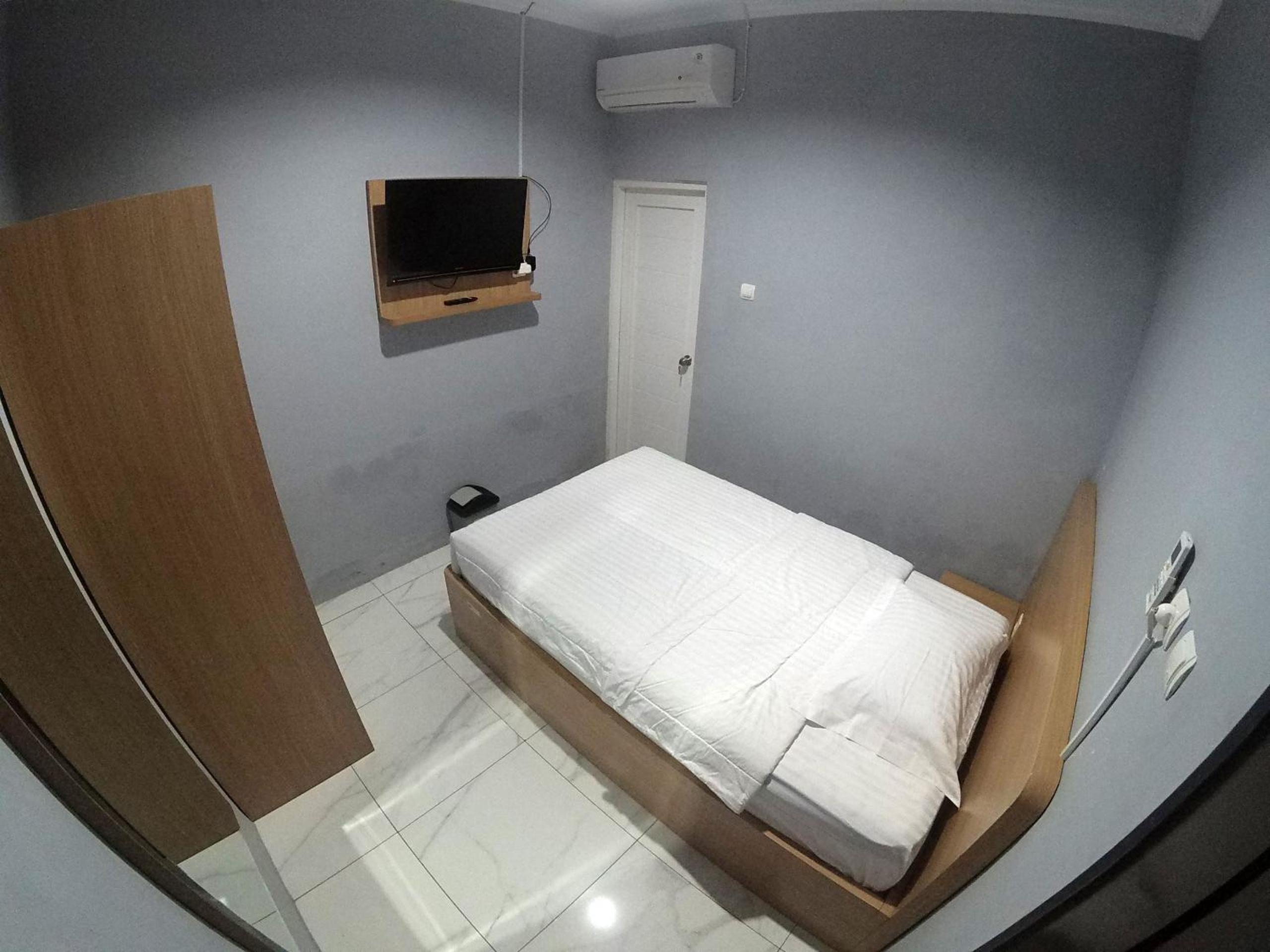 Three-Bedroom House photo 1