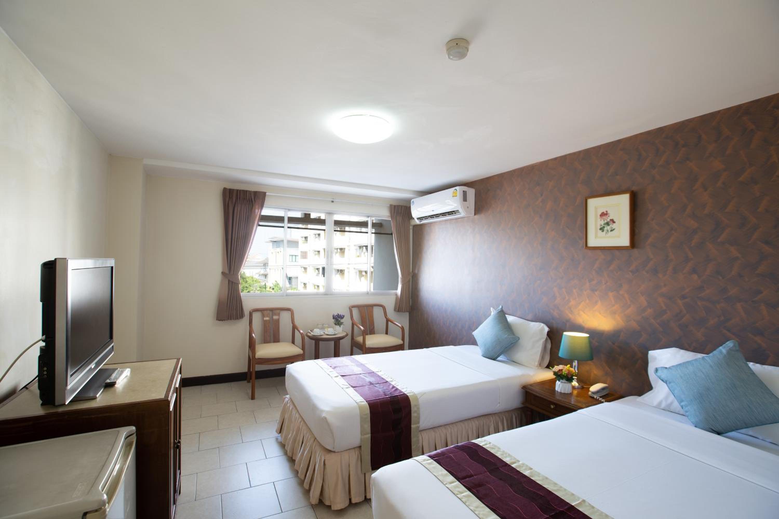 Standard Double or Twin Room photo 3