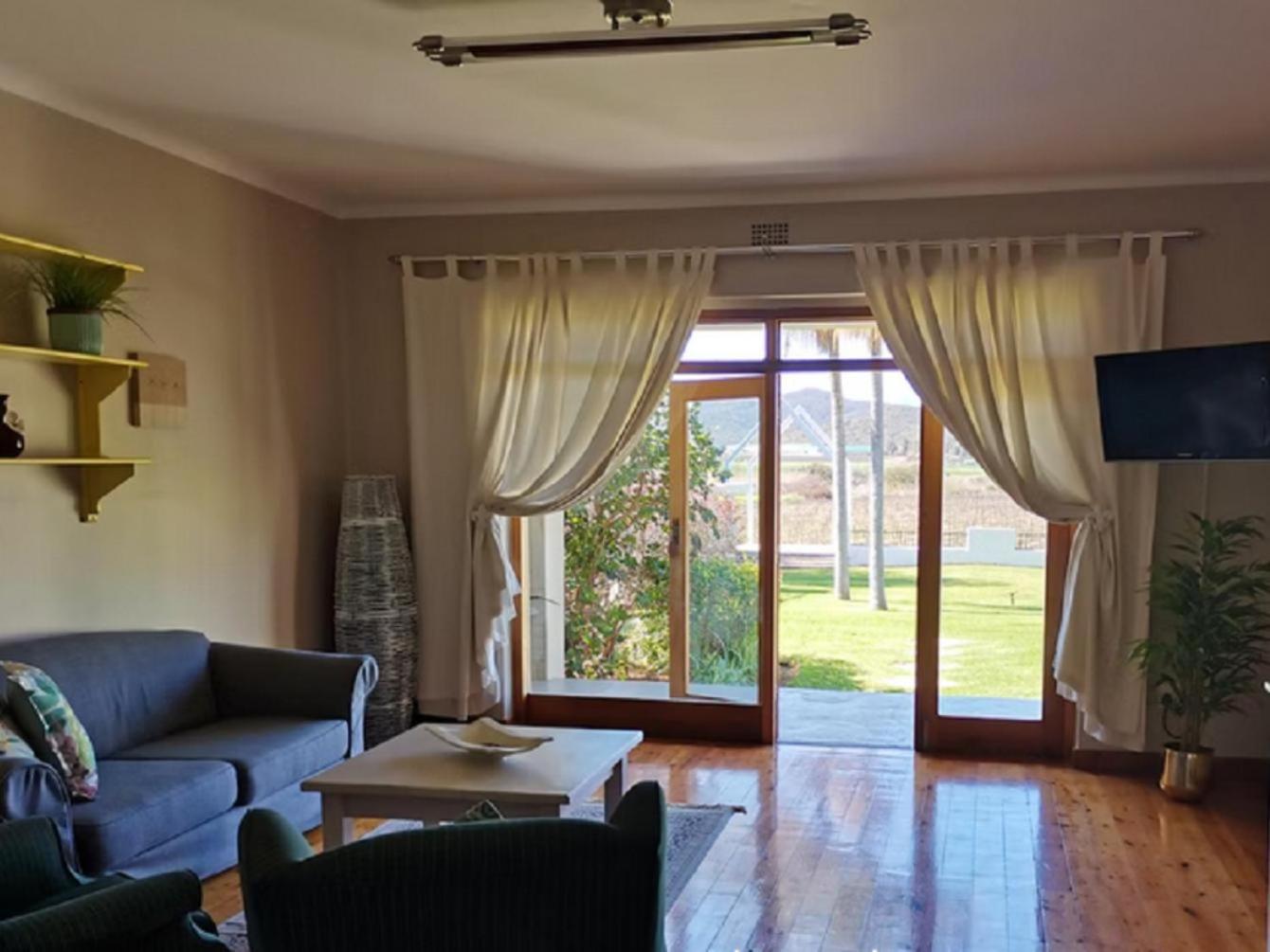 Apartment with Mountain View photo 1