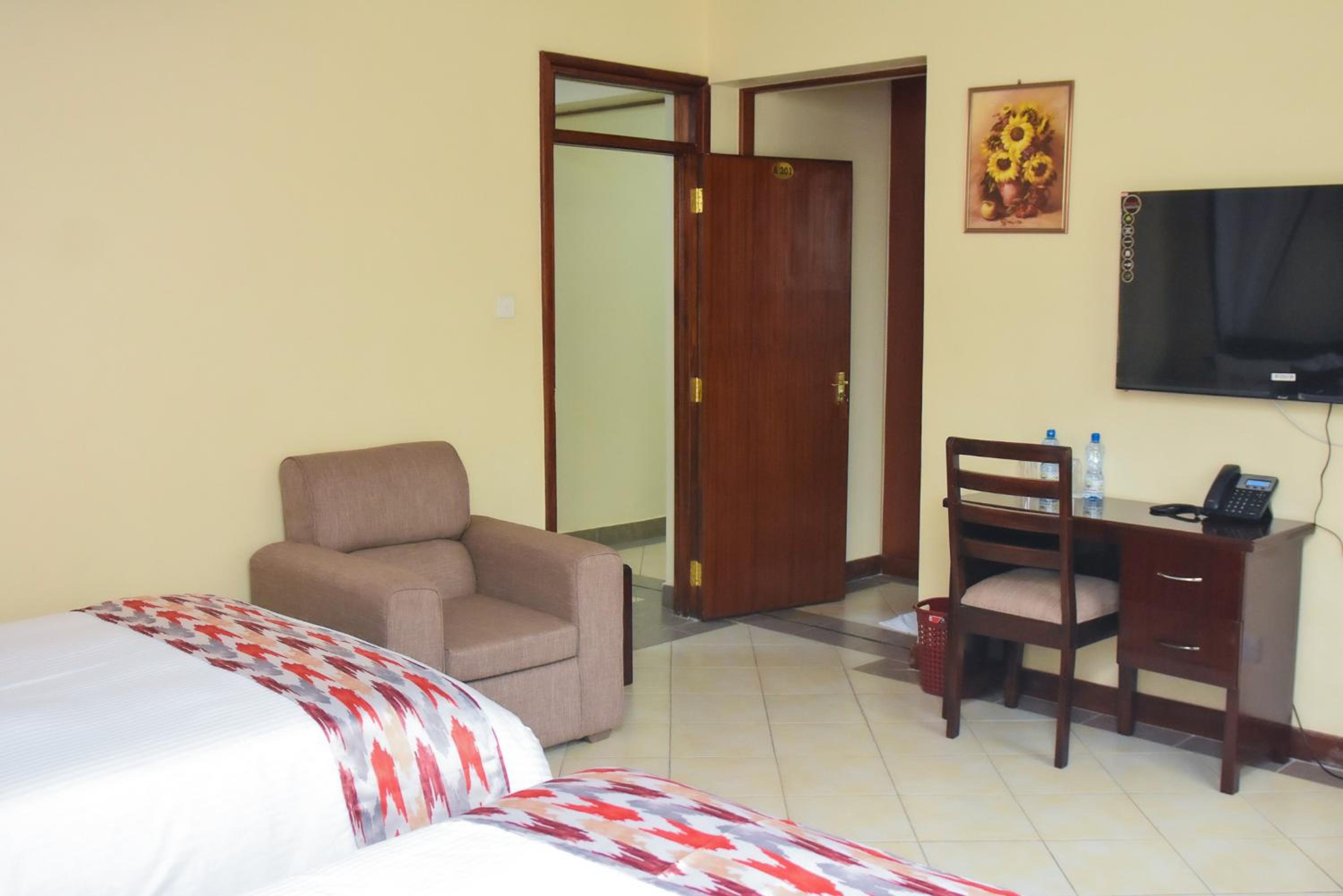 Twin Room - Photo 2