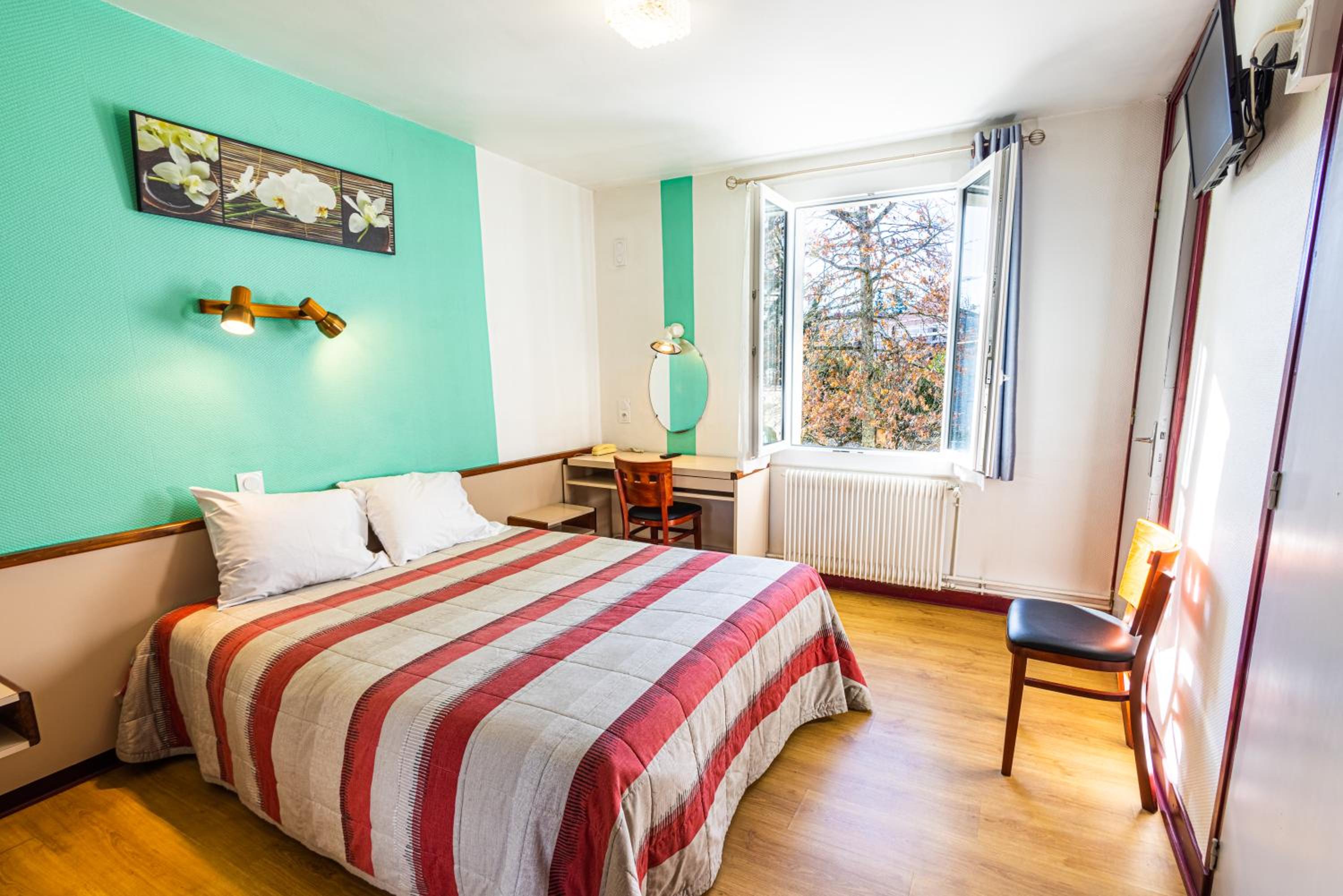 Budget Double Room photo 2