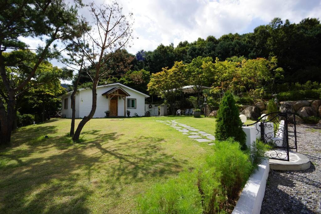 Three-Bedroom House photo 2