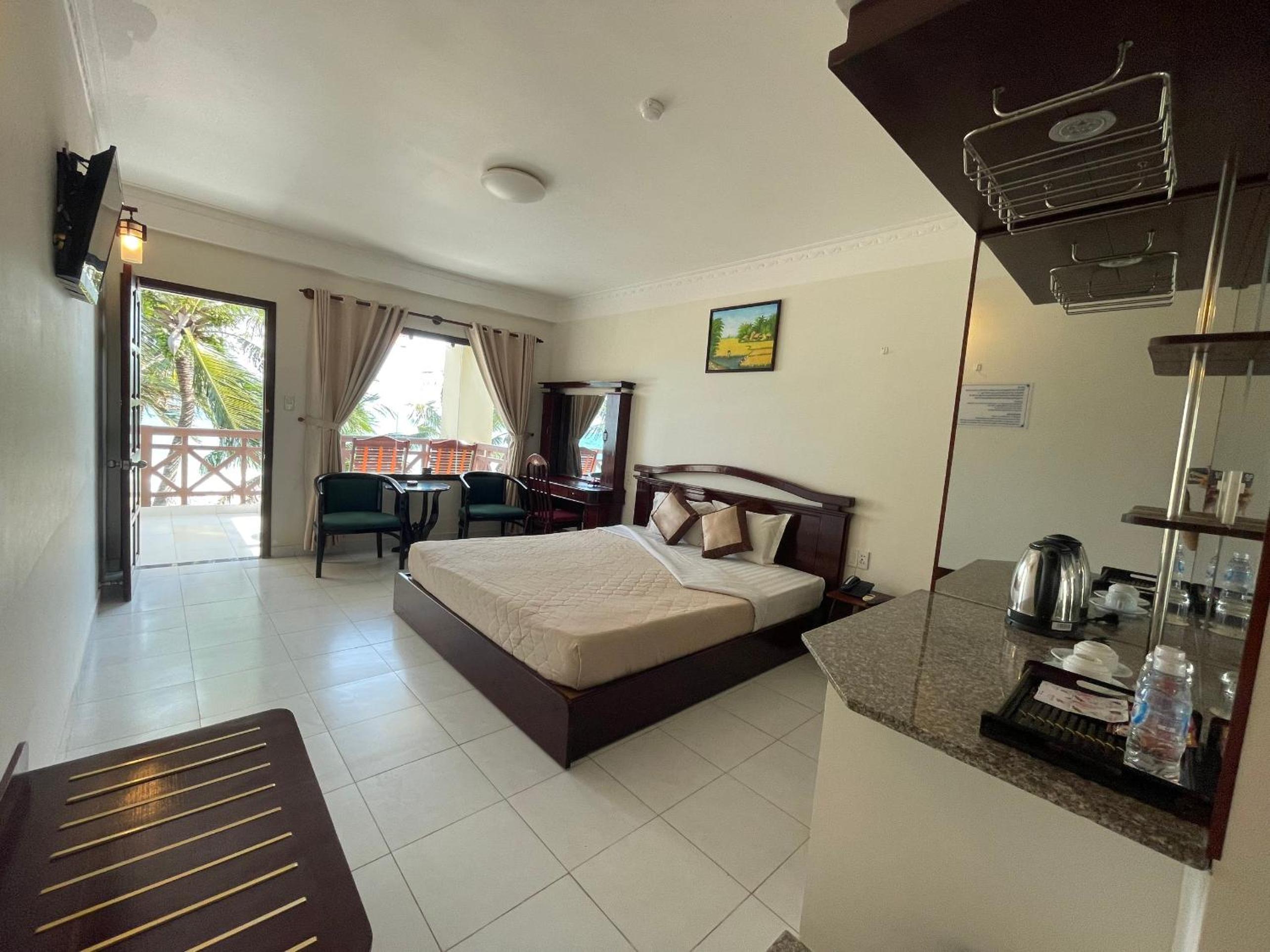 Premier Deluxe - Beach Front photo 1