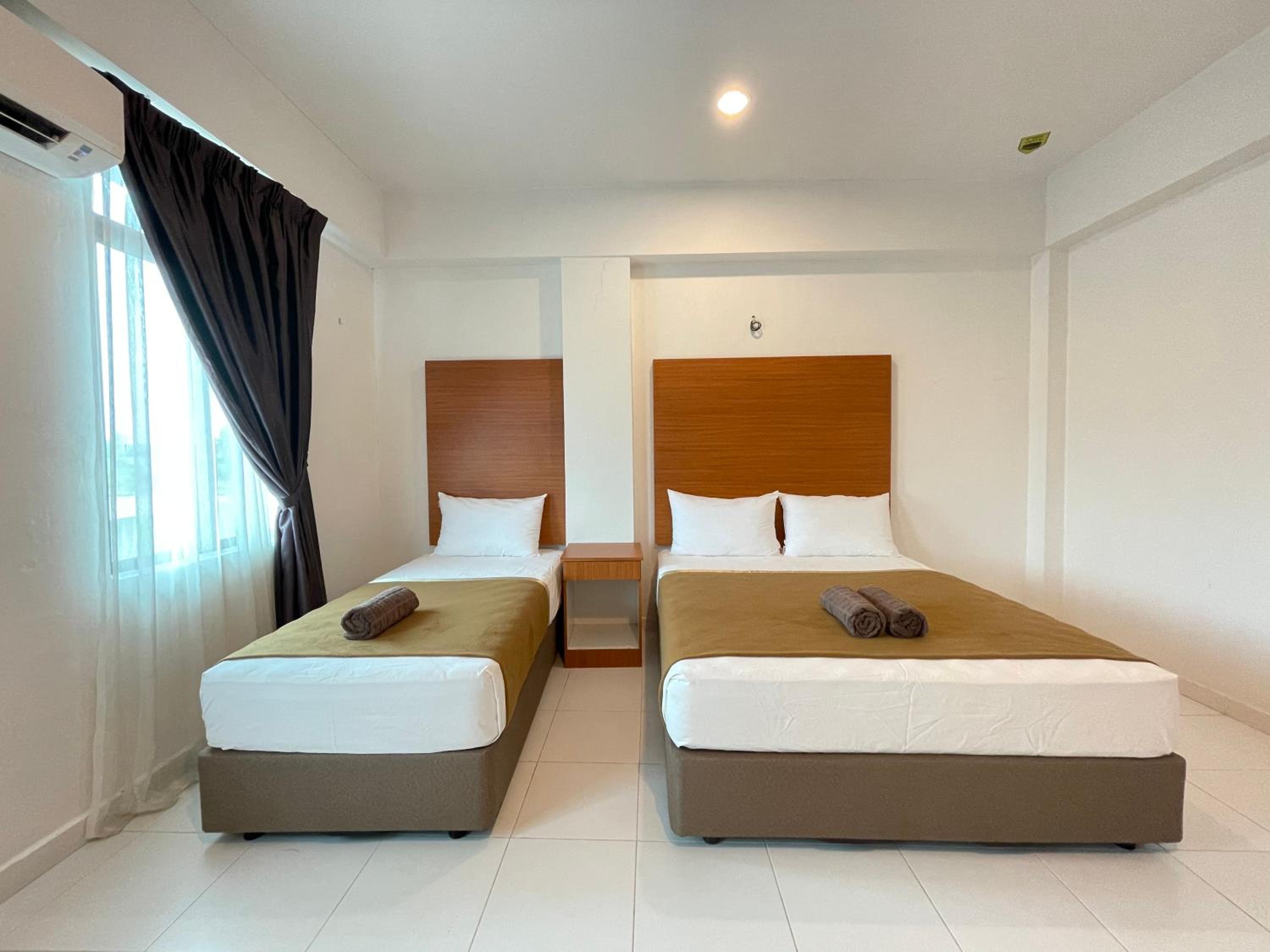 Deluxe Triple Room - Photo 3