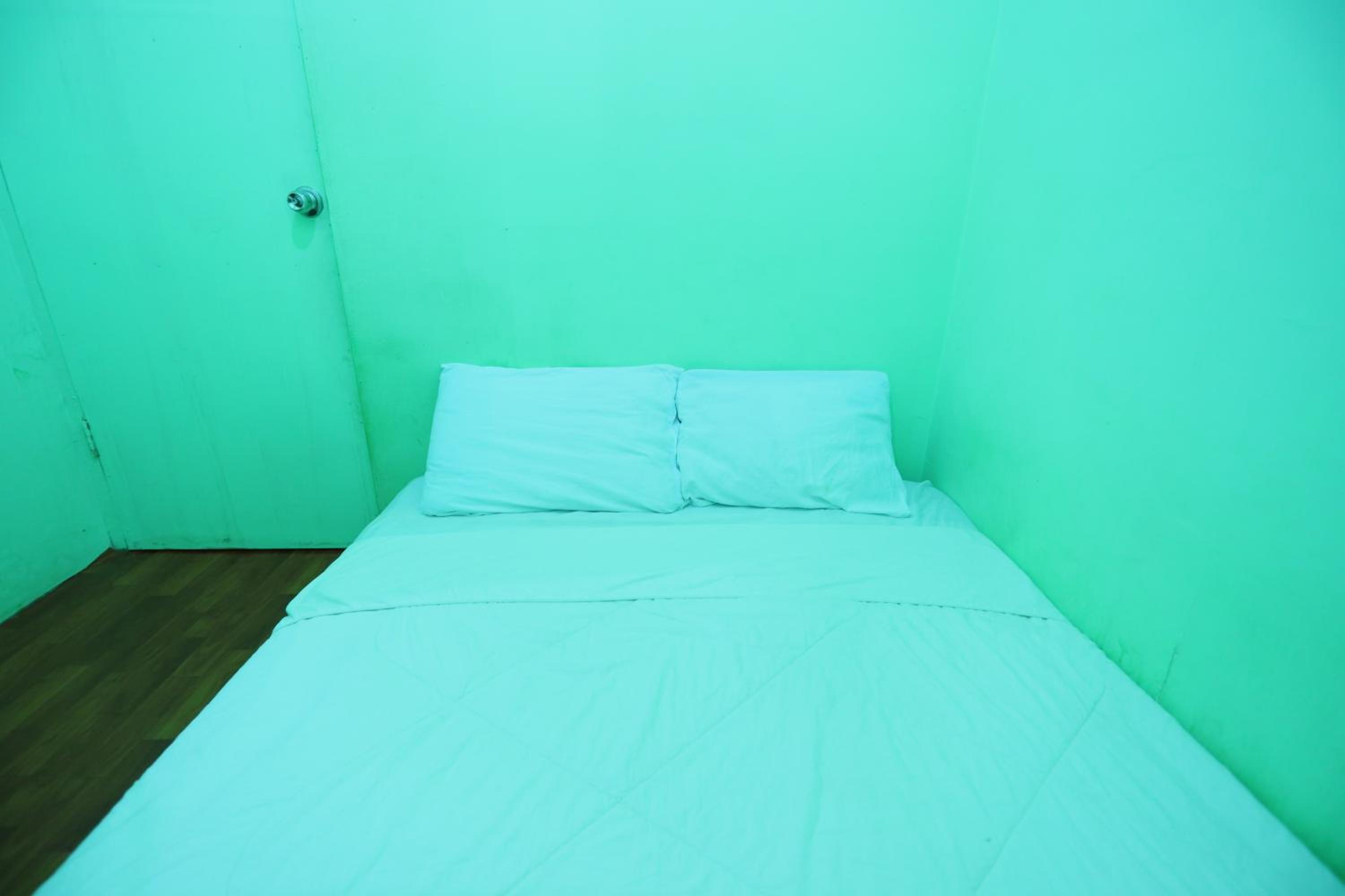Budget Double Room - Photo 7